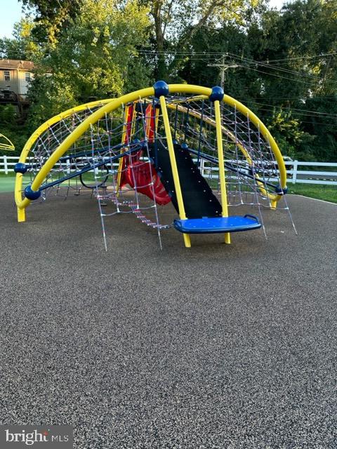 FAIRLAWN - Residential