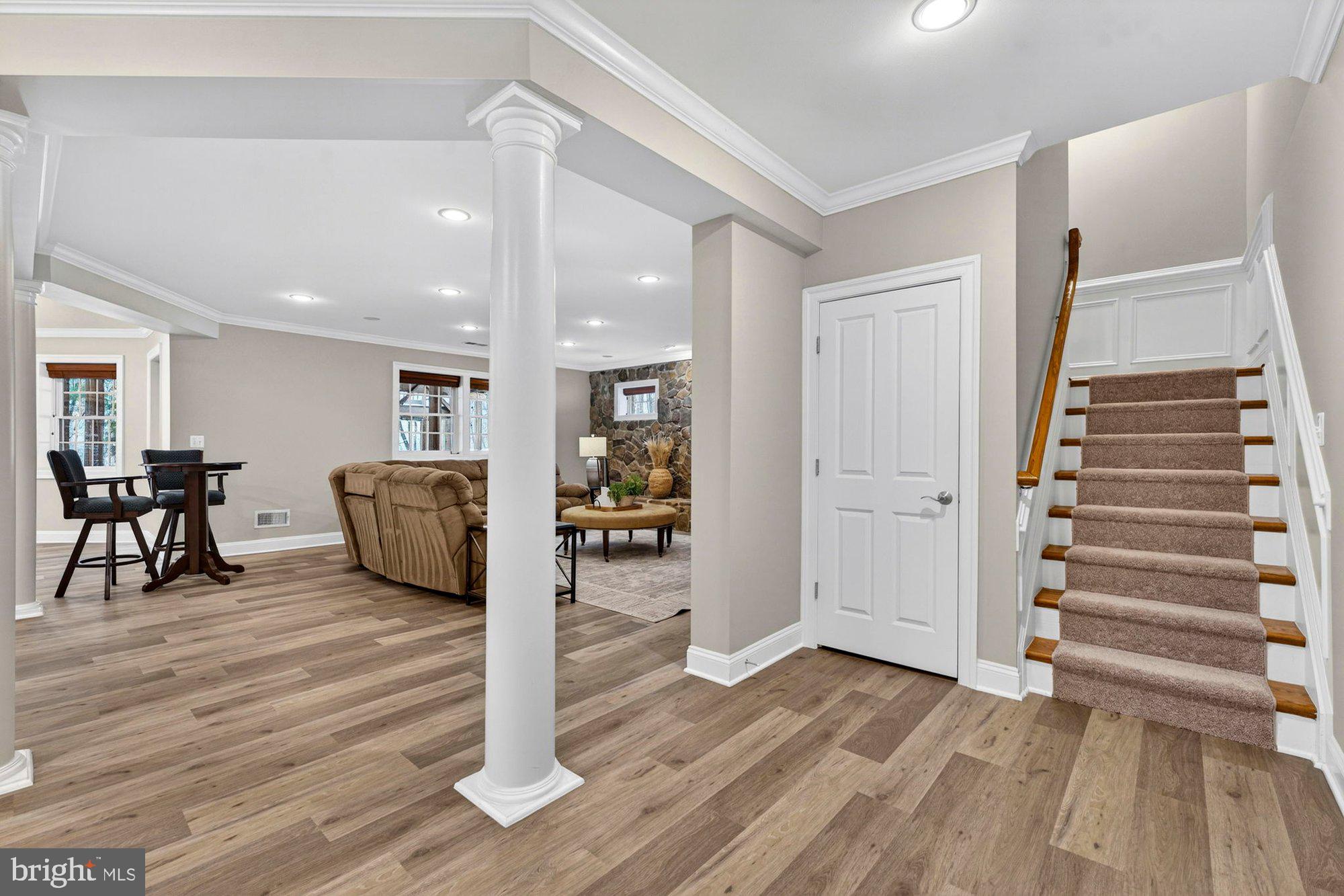 VINTAGE CREST - Residential