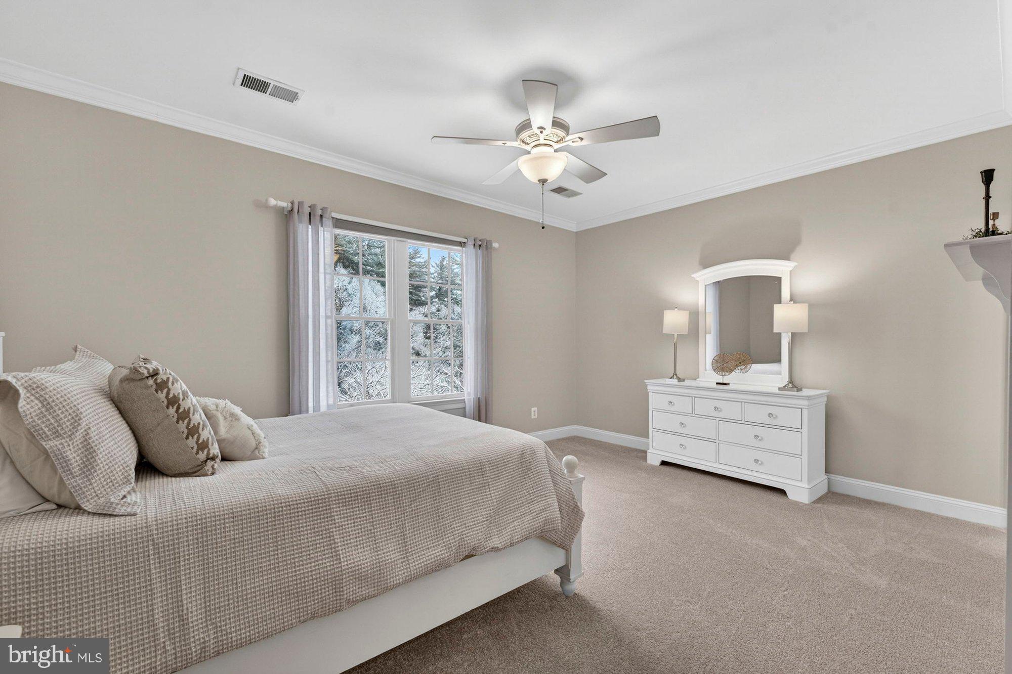 VINTAGE CREST - Residential