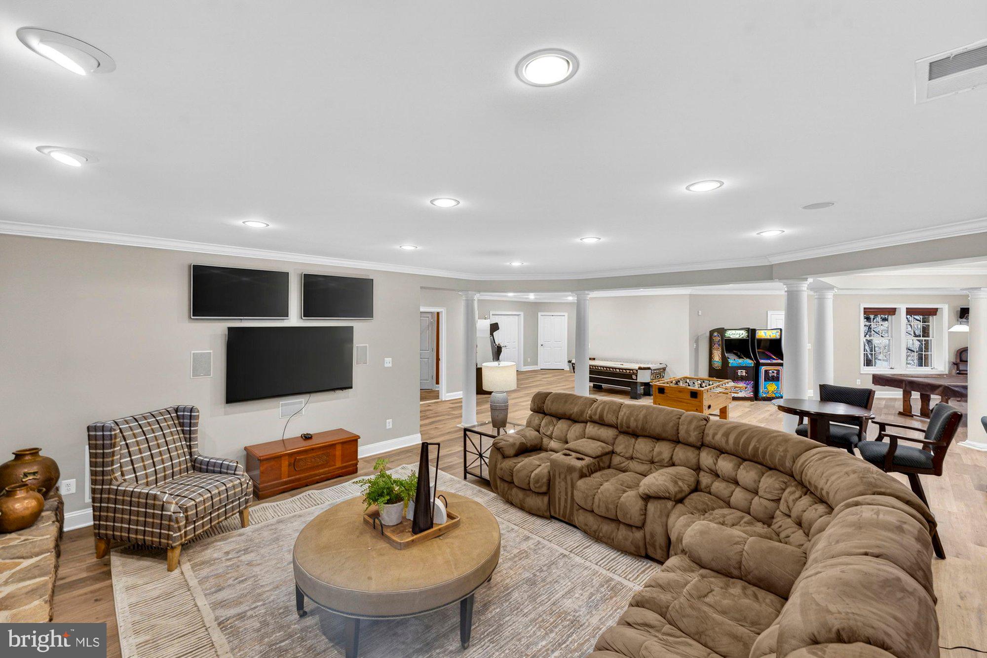 VINTAGE CREST - Residential