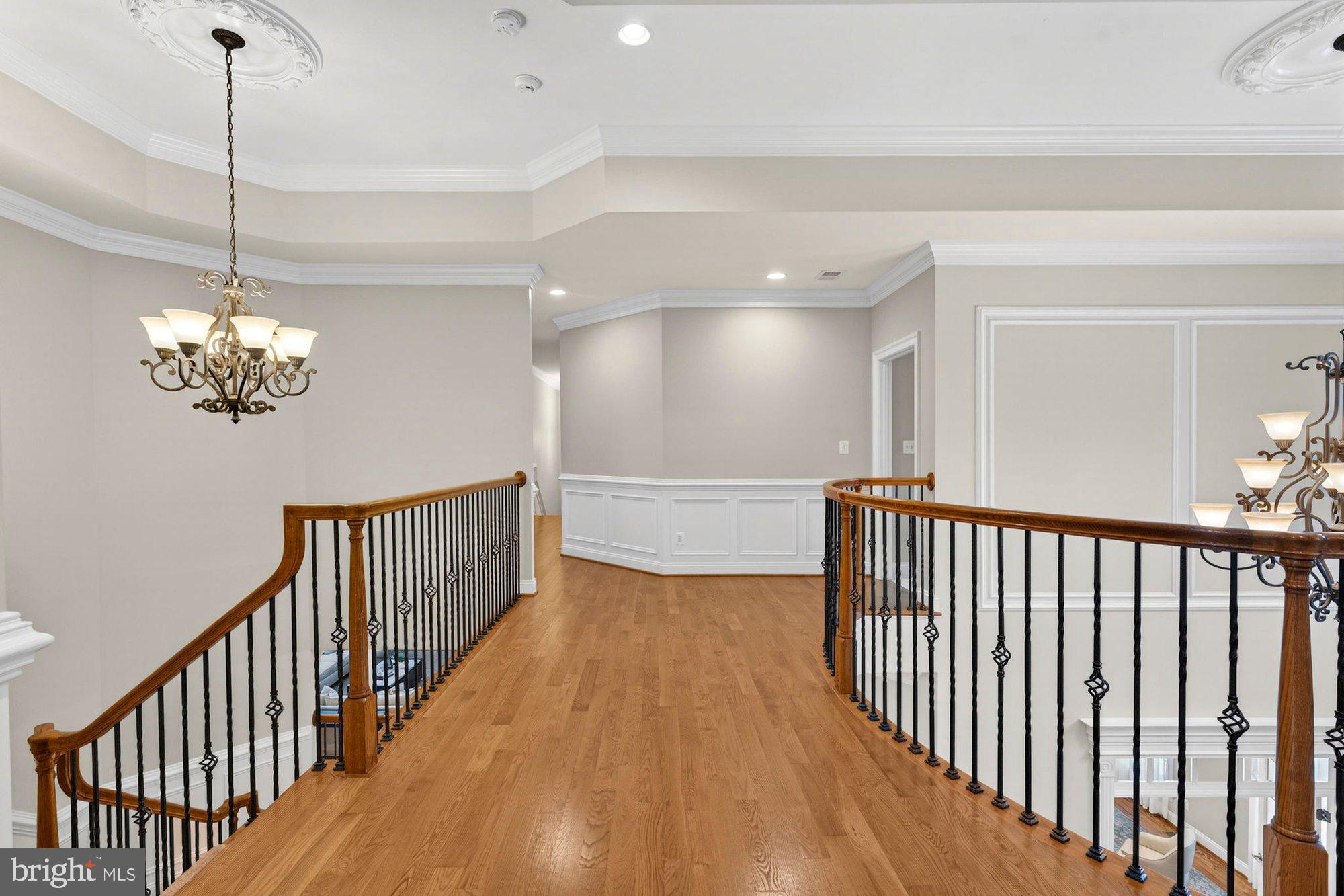 VINTAGE CREST - Residential