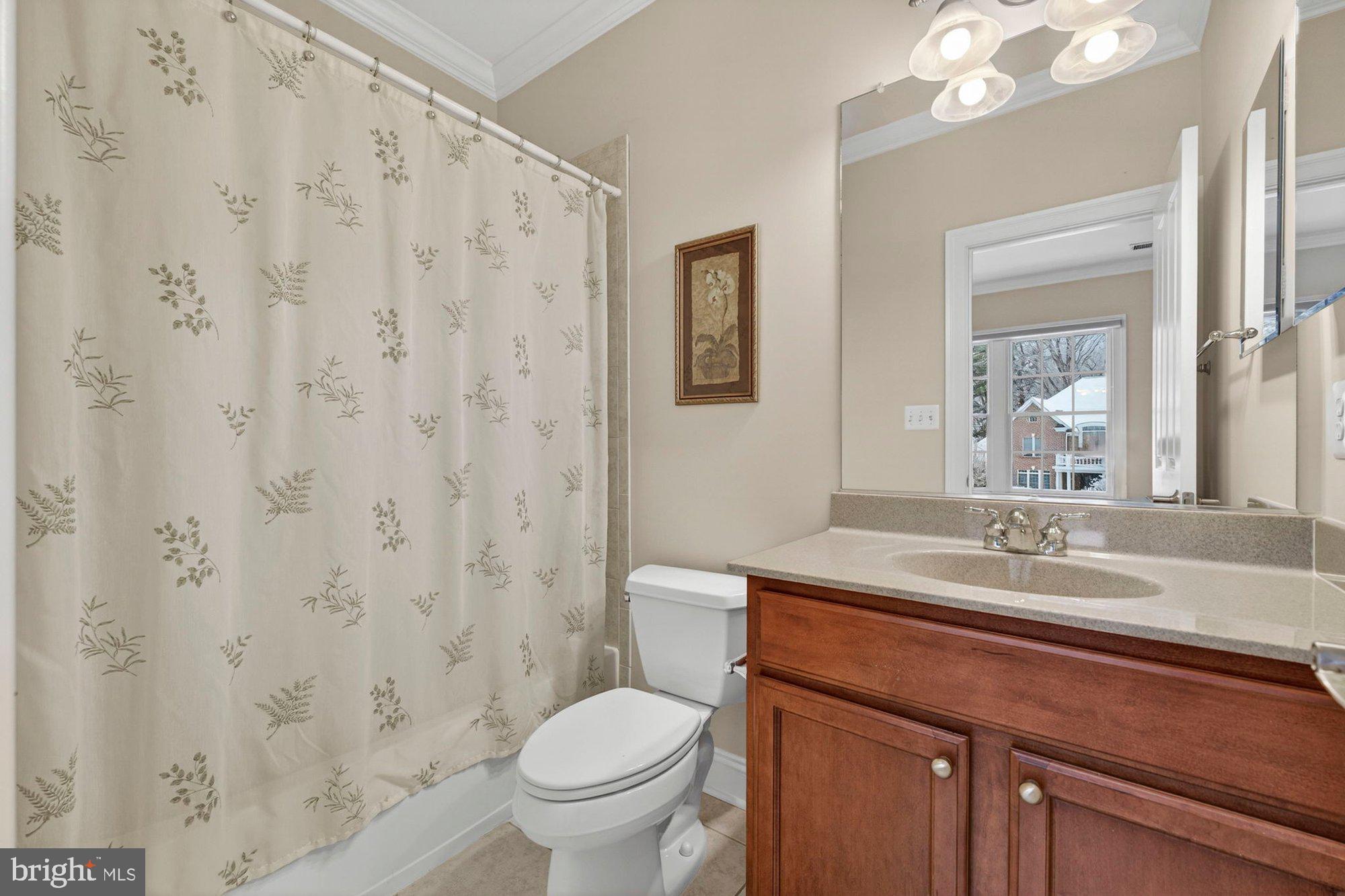 VINTAGE CREST - Residential