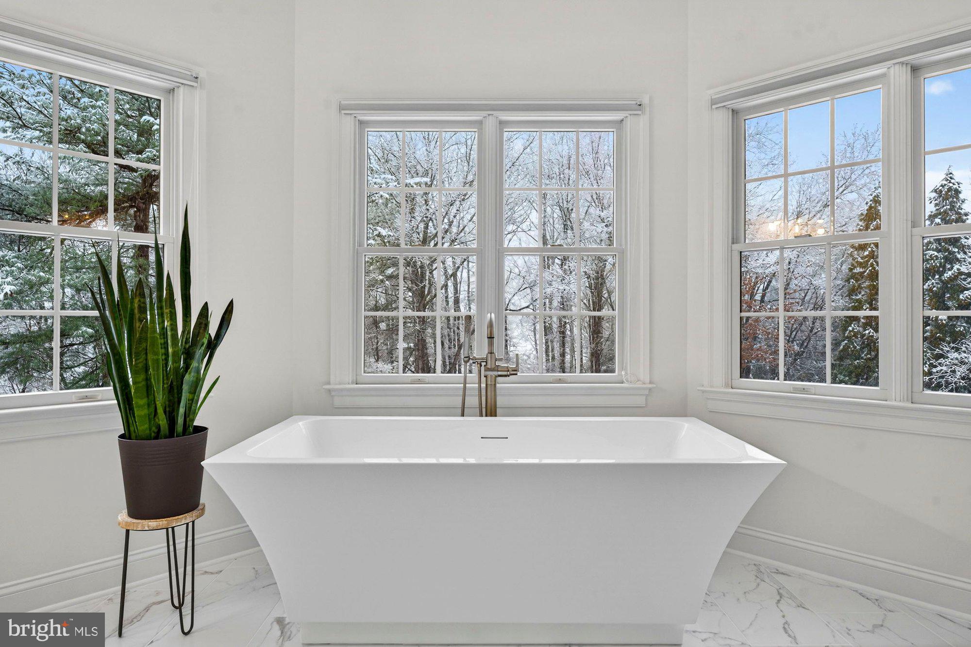 VINTAGE CREST - Residential