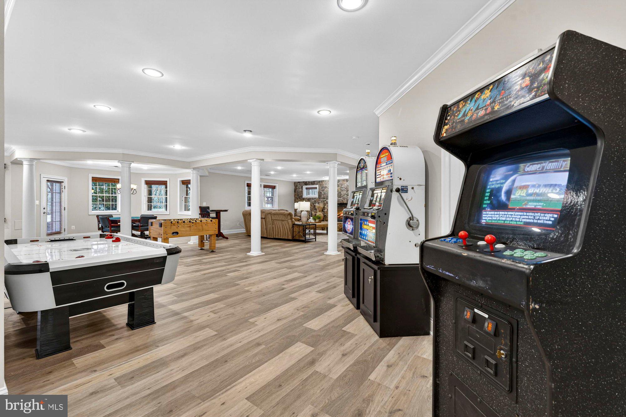 VINTAGE CREST - Residential