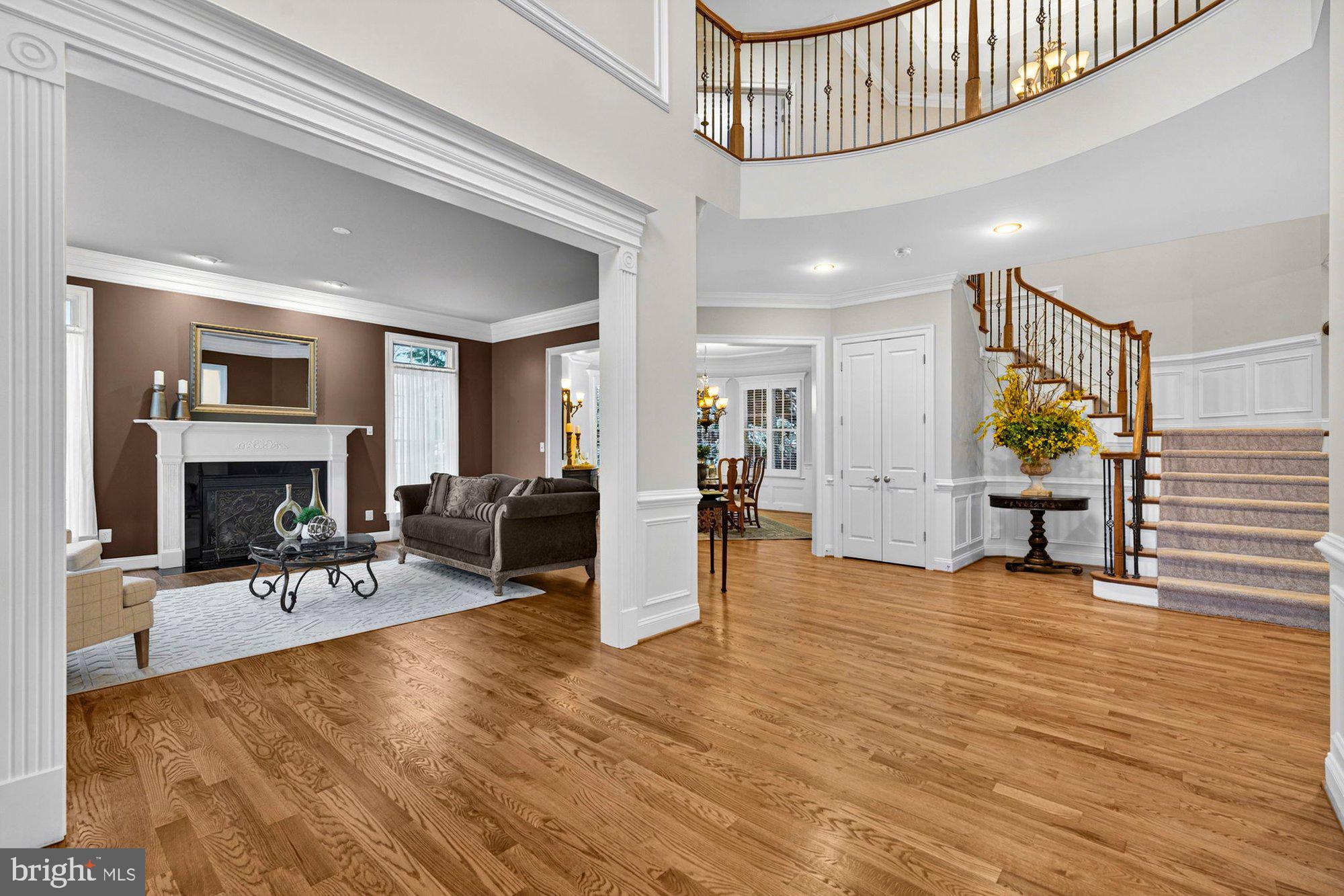 2584 VINTAGE CREST LANE