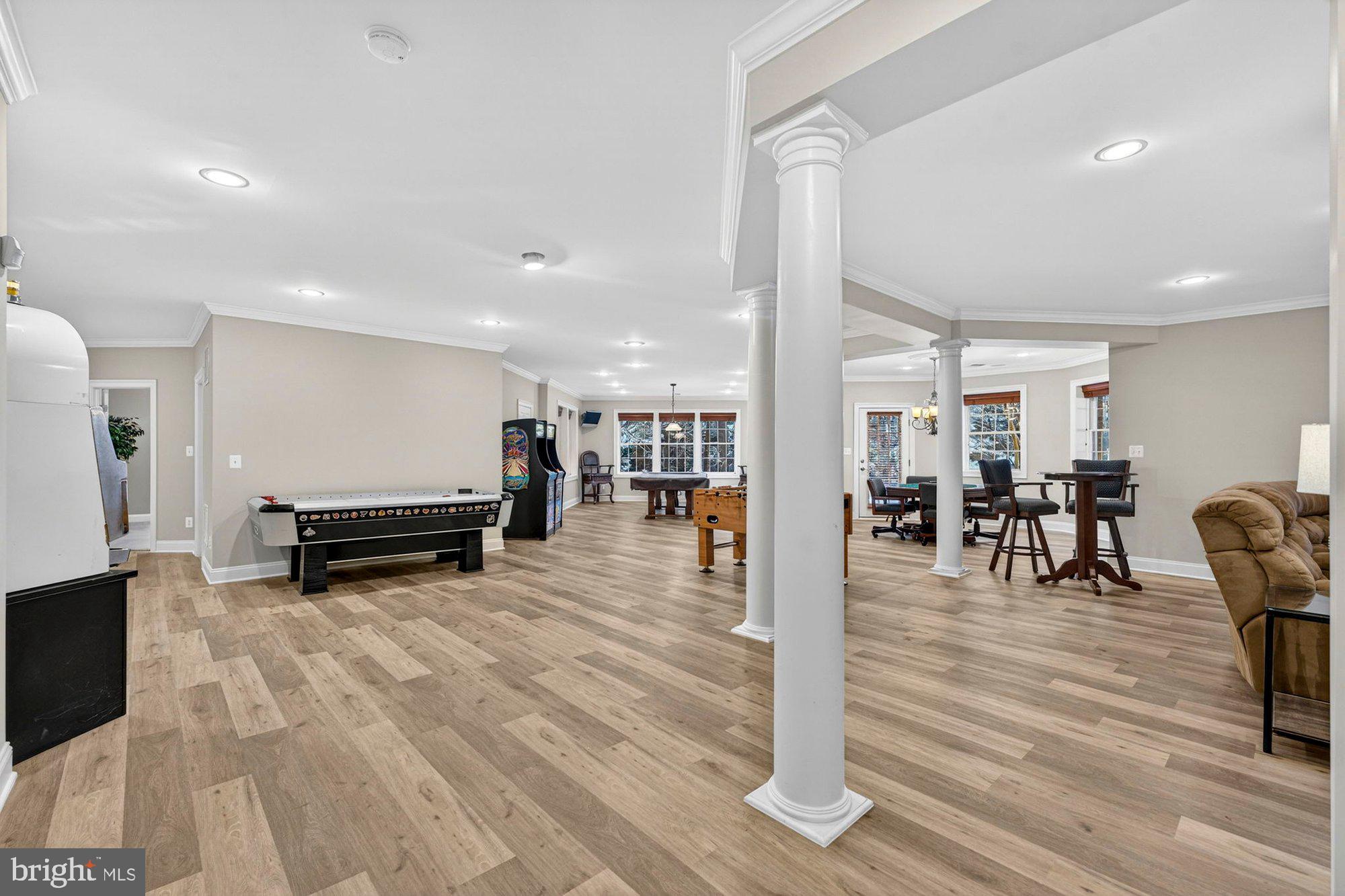 VINTAGE CREST - Residential