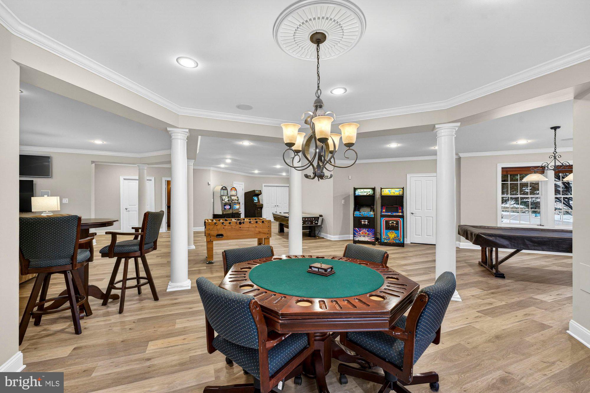 VINTAGE CREST - Residential