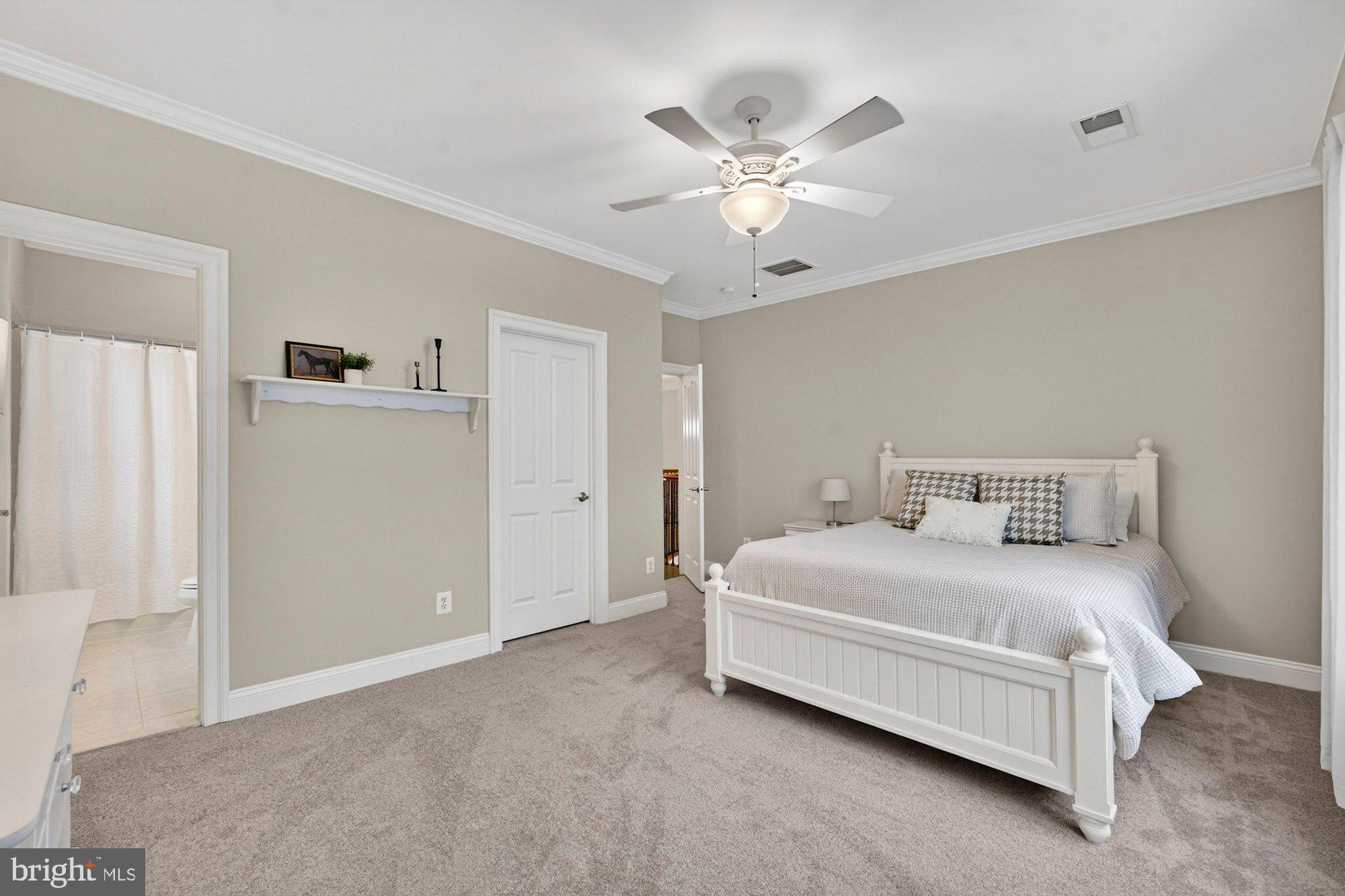 VINTAGE CREST - Residential