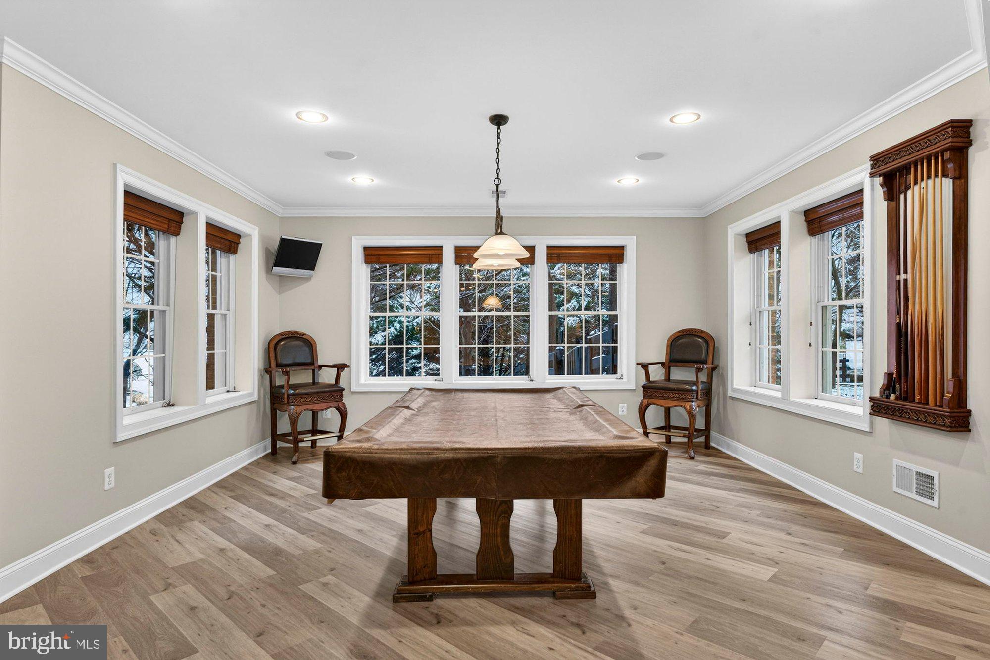 VINTAGE CREST - Residential