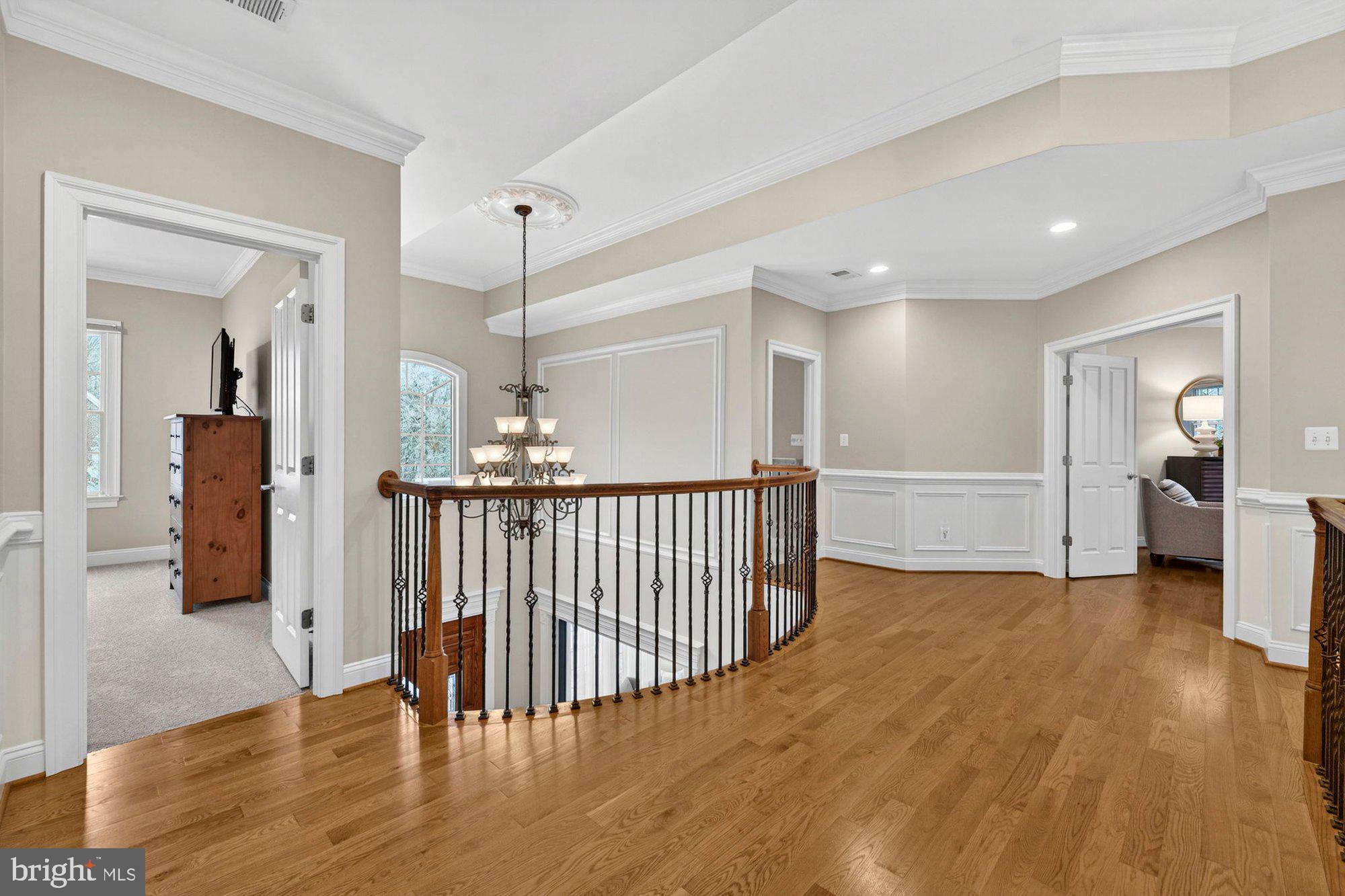 VINTAGE CREST - Residential