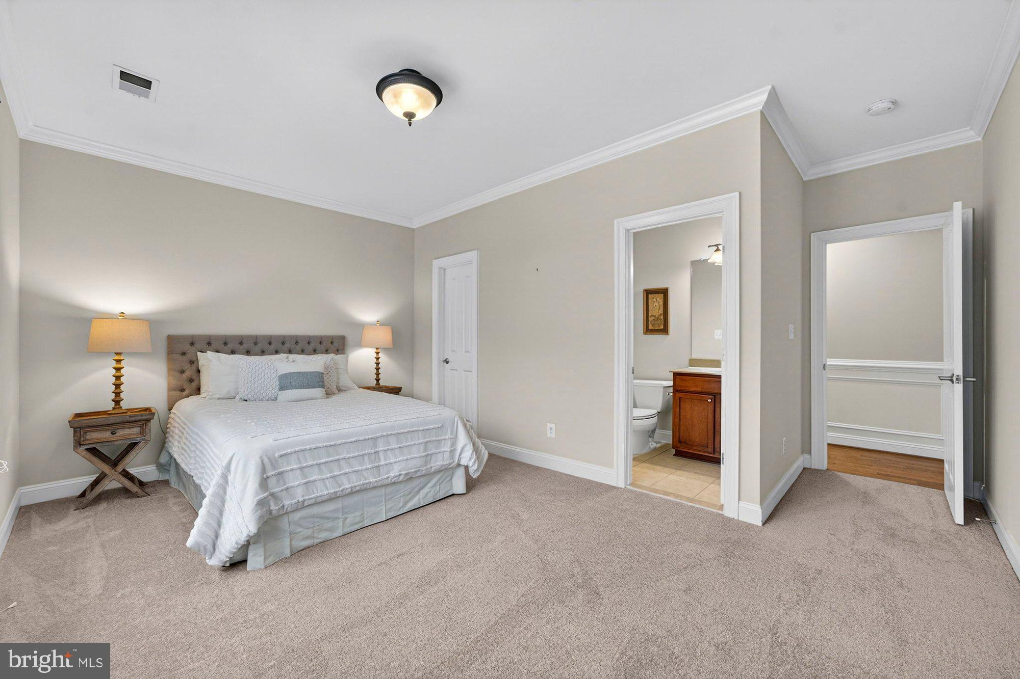 VINTAGE CREST - Residential