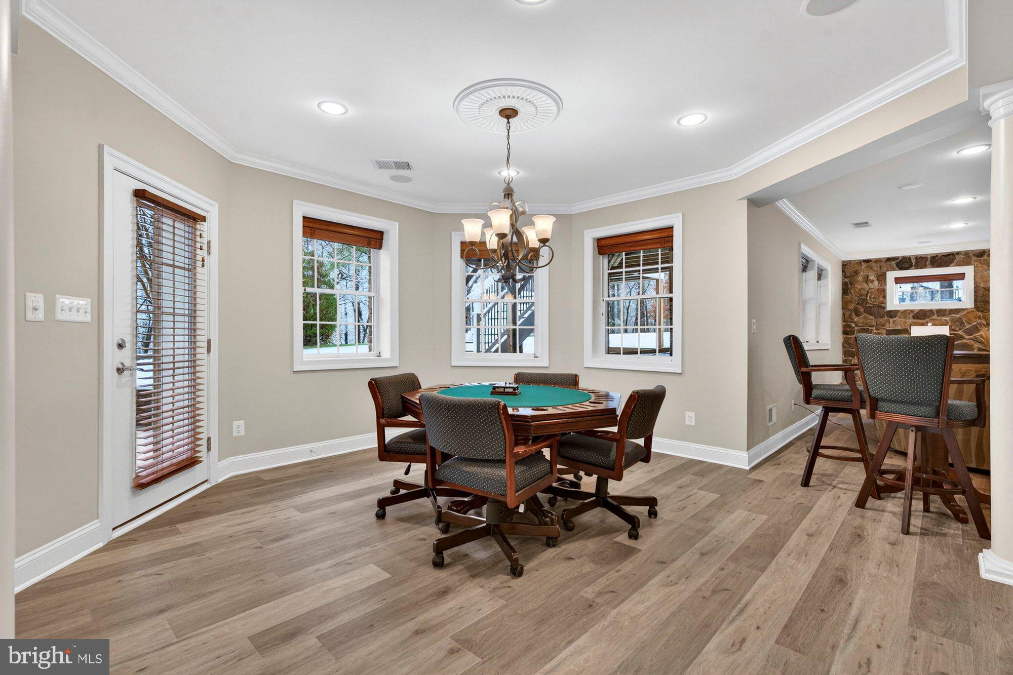 VINTAGE CREST - Residential