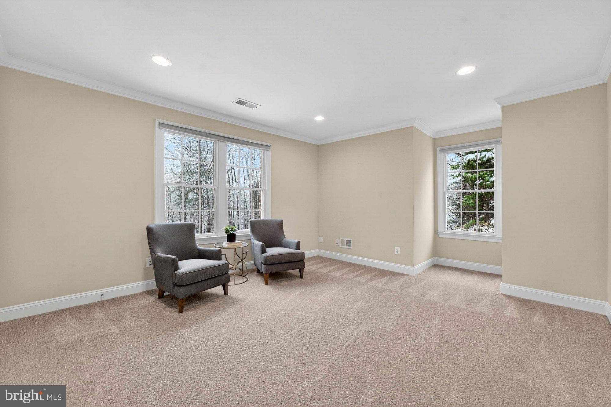 VINTAGE CREST - Residential