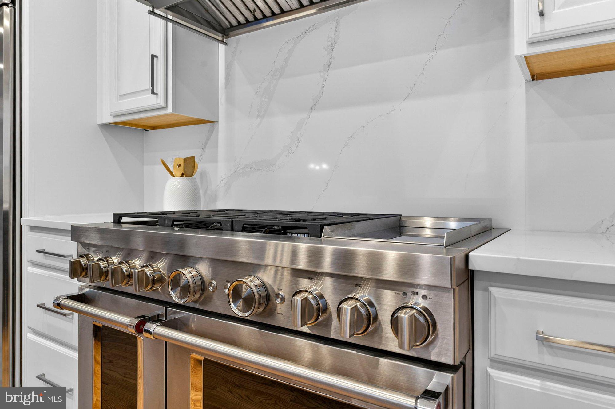 VINTAGE CREST - Residential