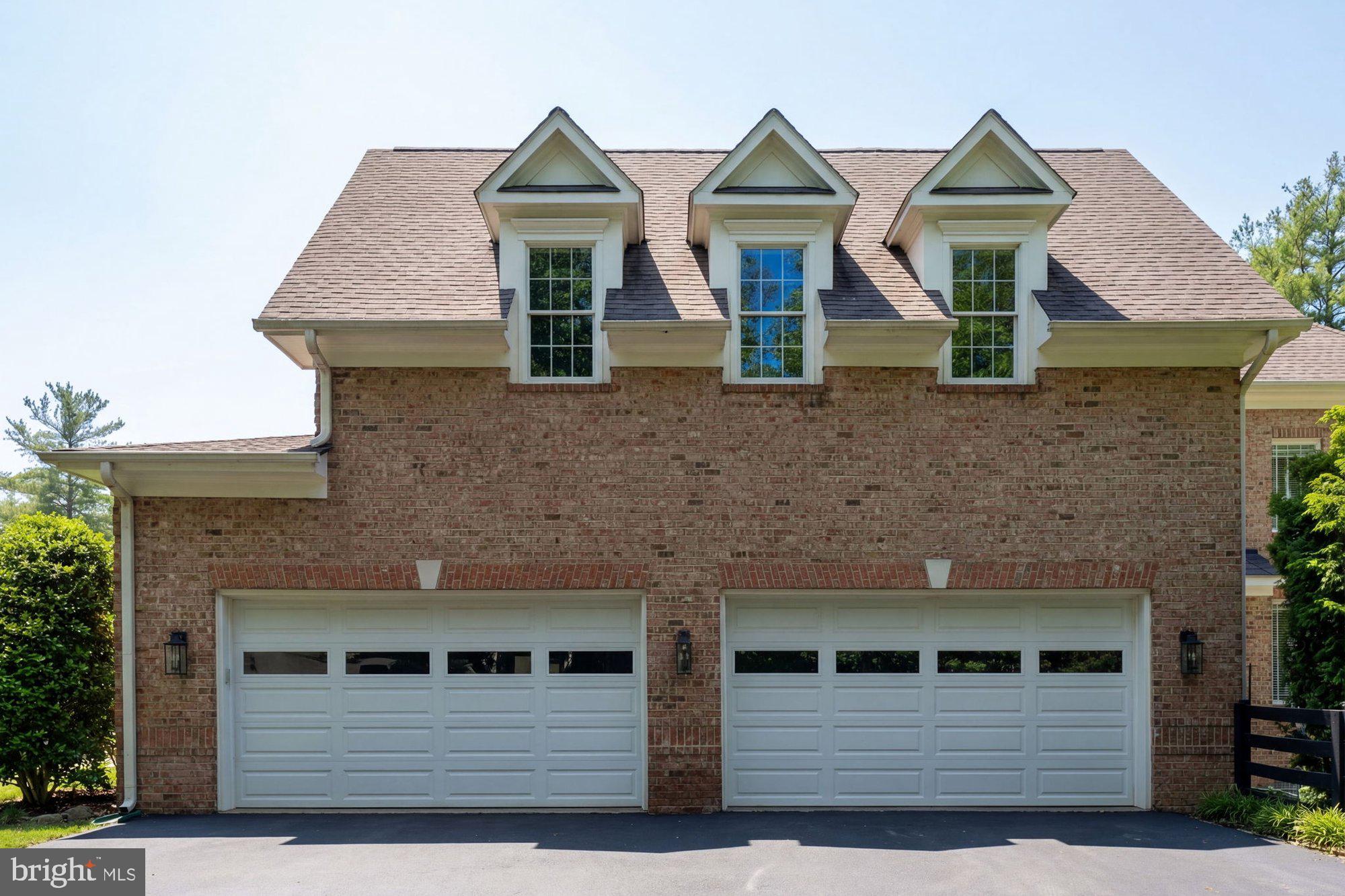 VINTAGE CREST - Residential