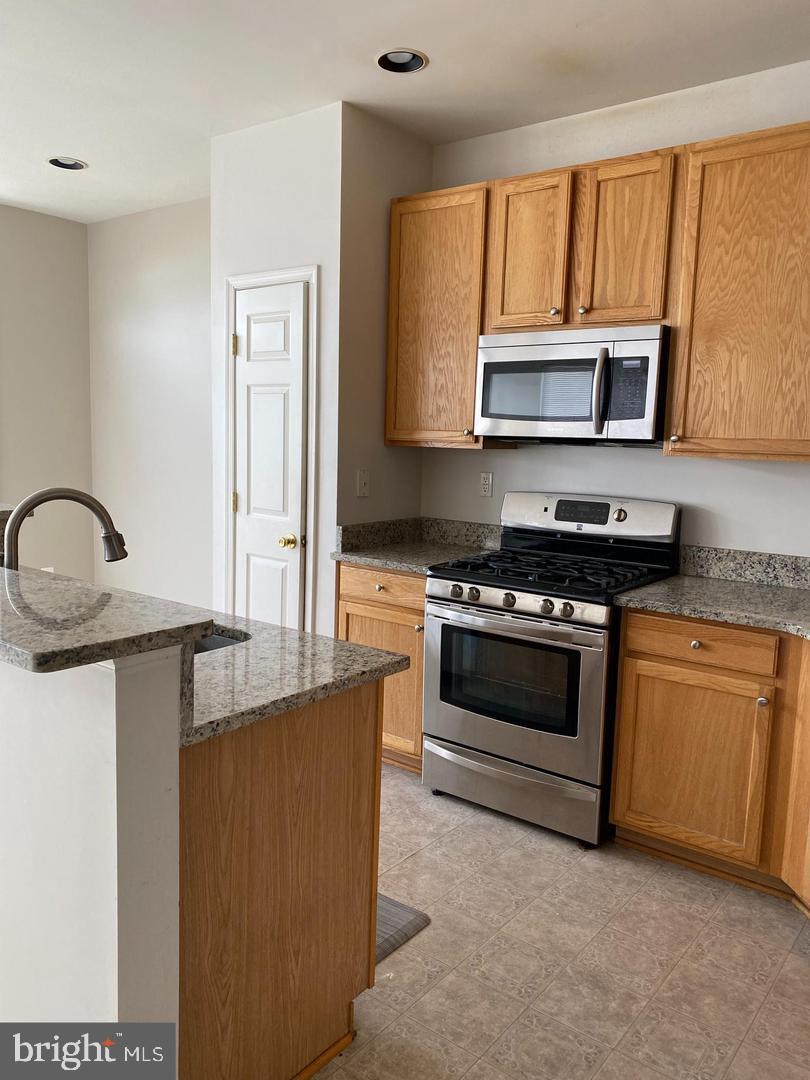 ASHBURN VILLAGE - Residential Lease