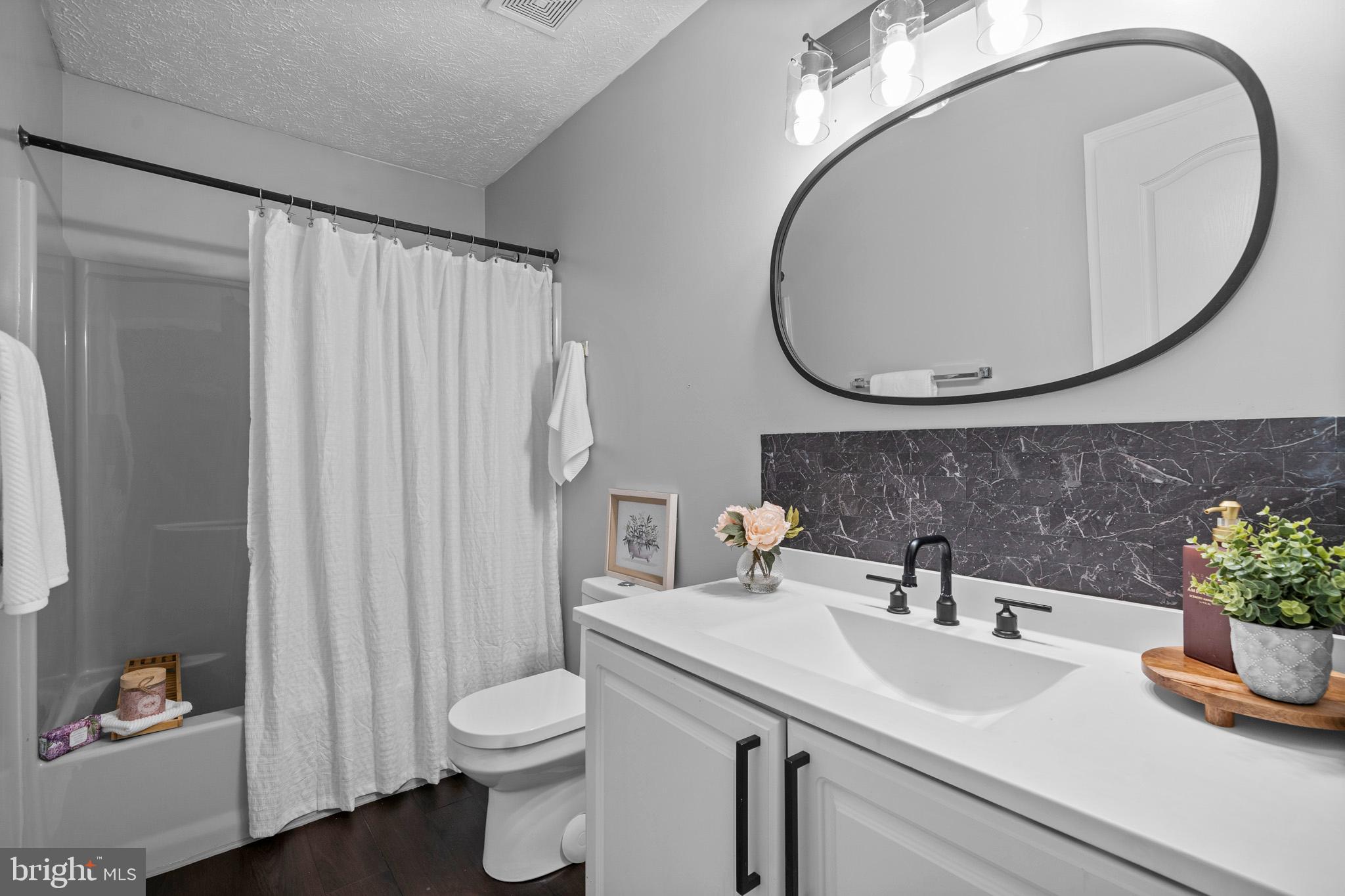 LORD CALVERT HILLS - Residential