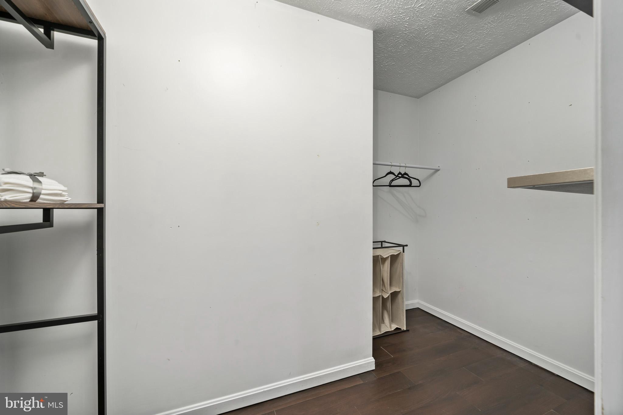 LORD CALVERT HILLS - Residential