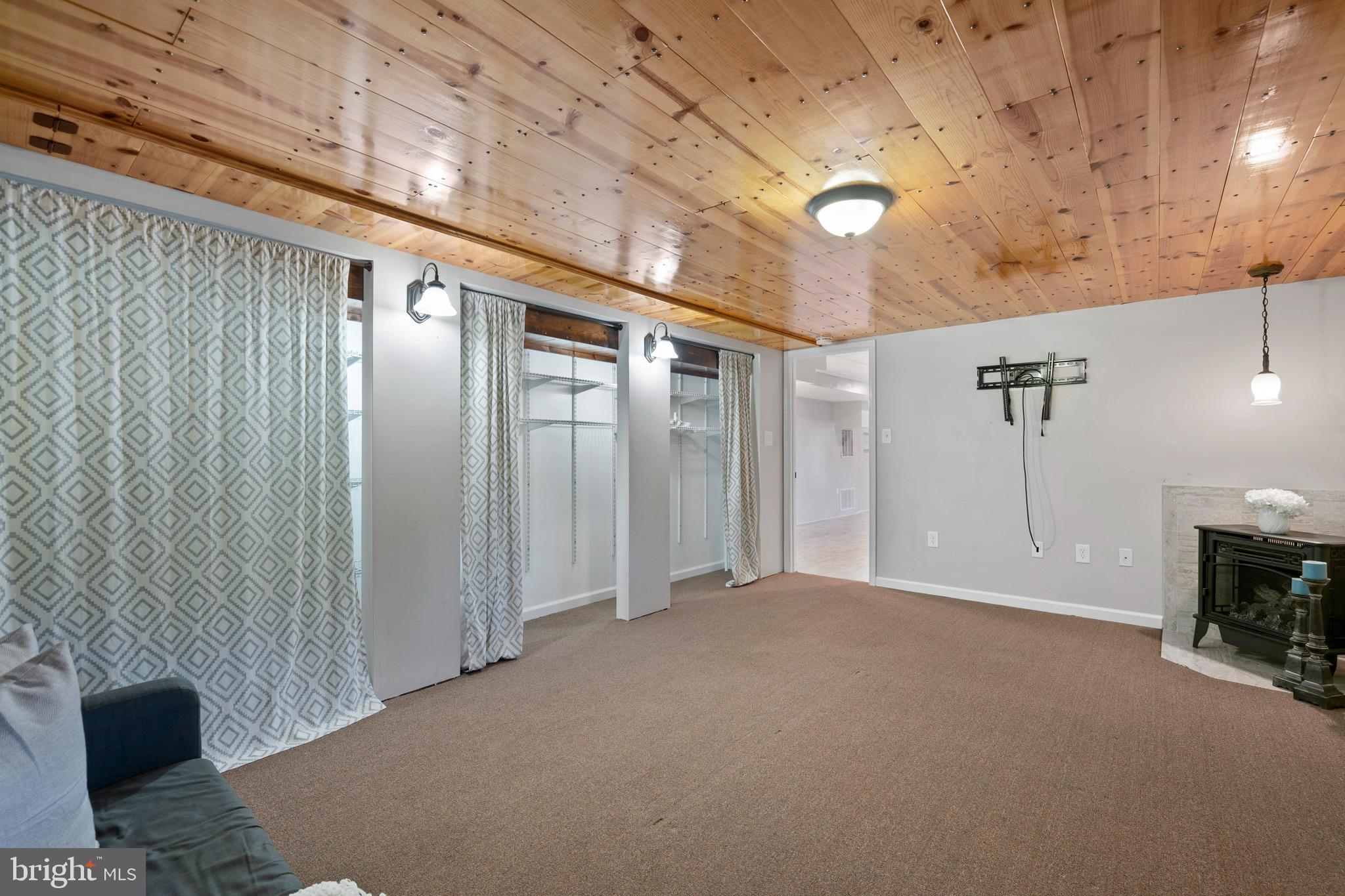 LORD CALVERT HILLS - Residential