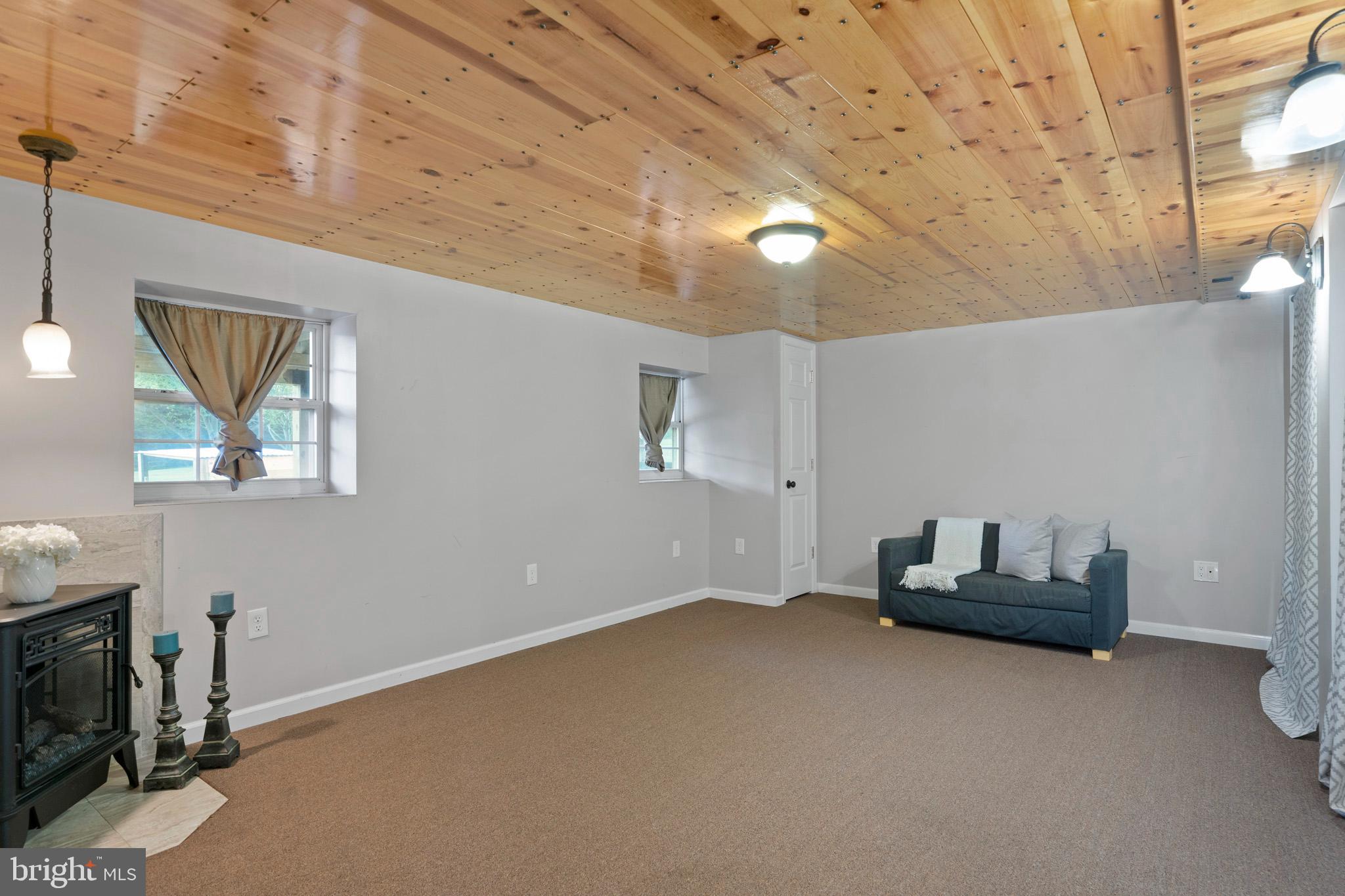 LORD CALVERT HILLS - Residential