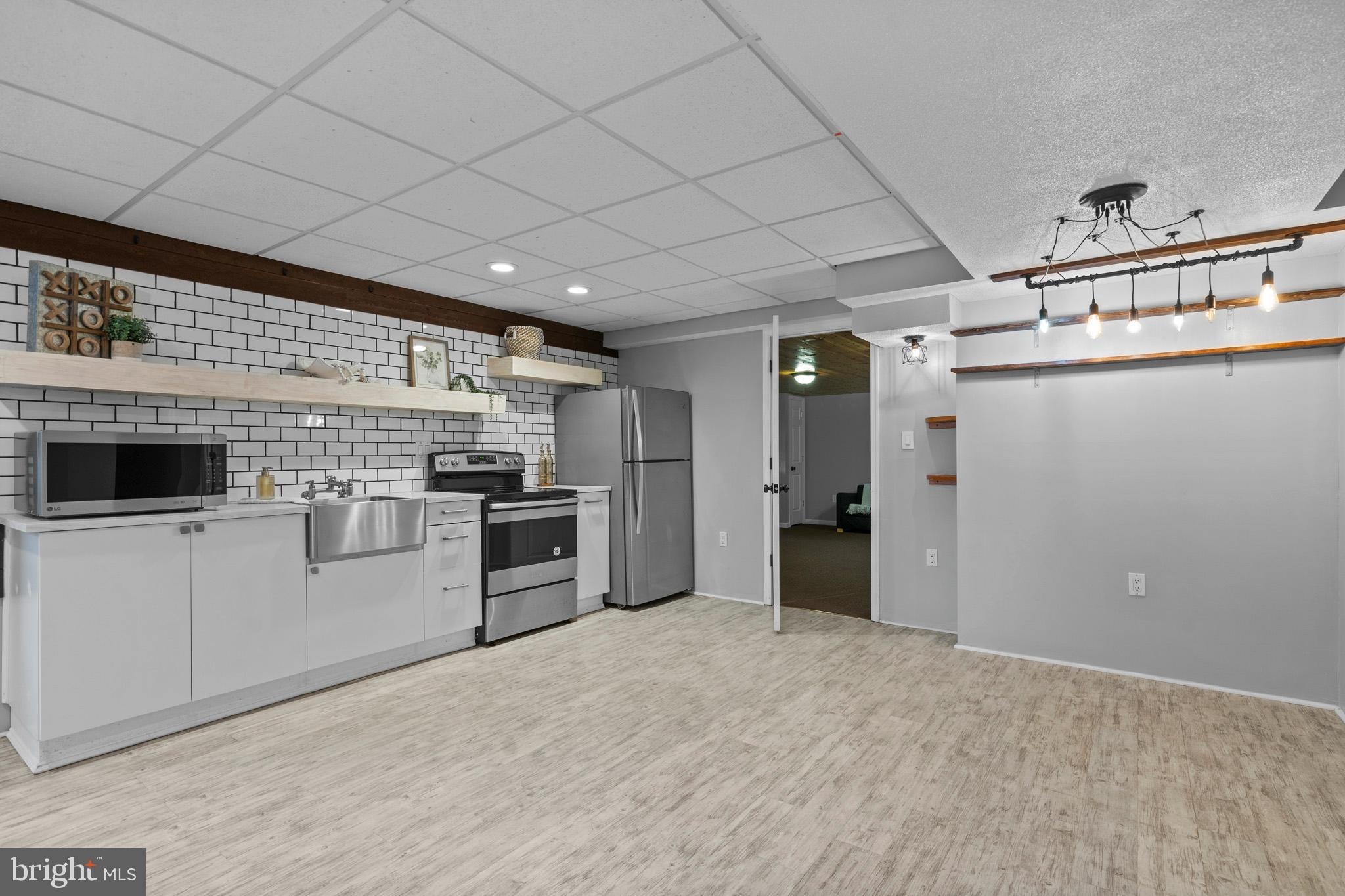 LORD CALVERT HILLS - Residential