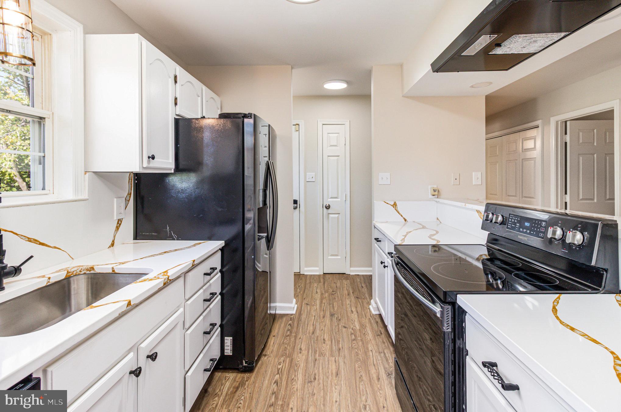 SHADOW WOODS - Residential