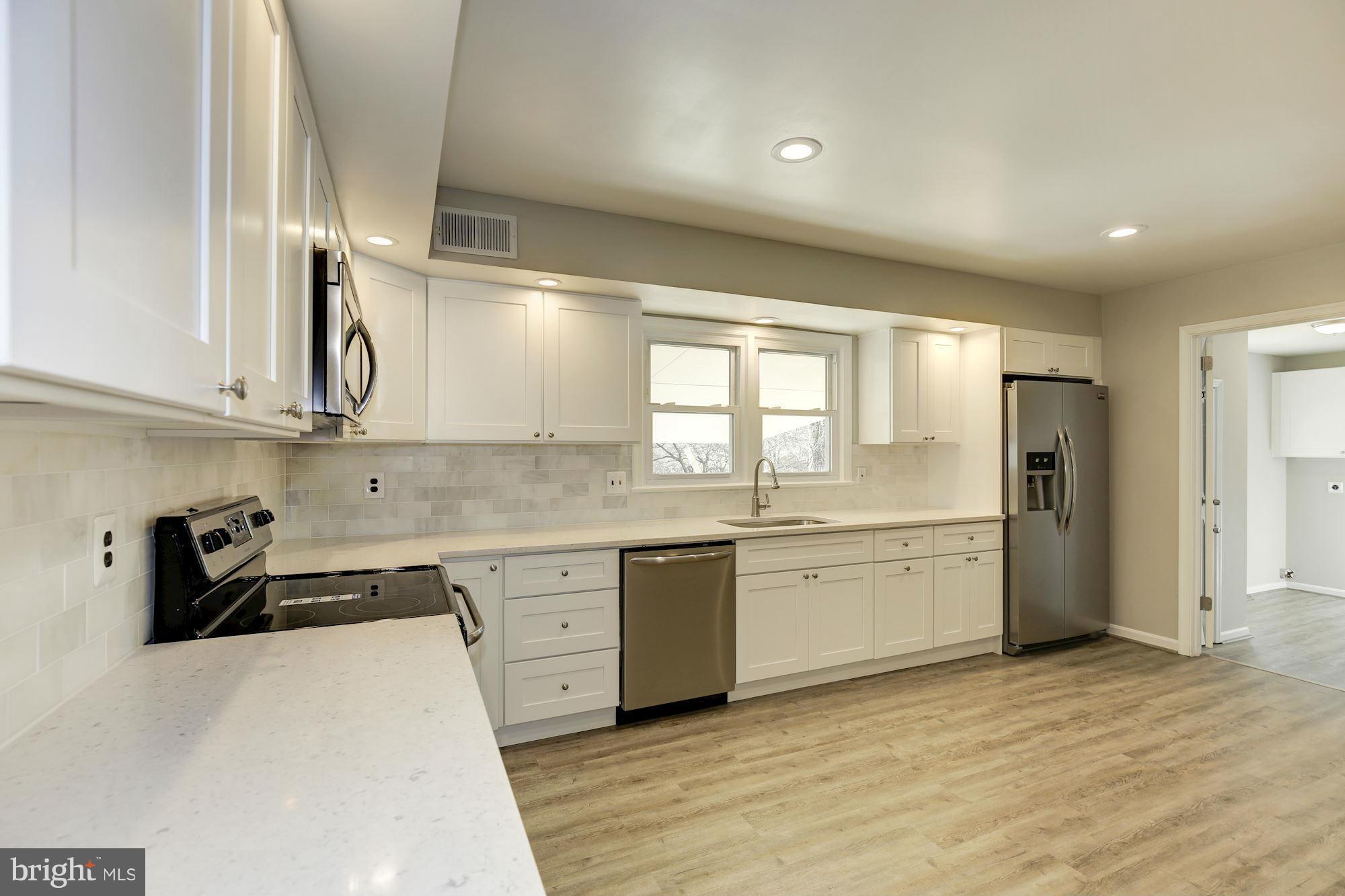 NORBECK ESTATES - Residential