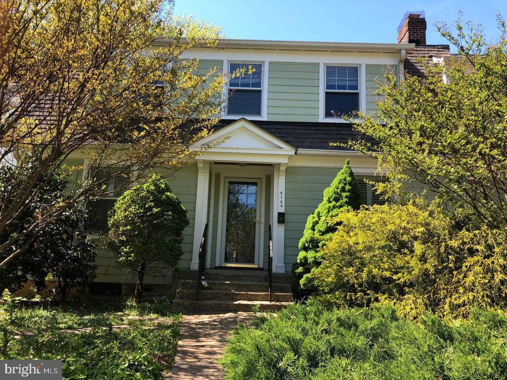 Photo of 8106 Maple Ridge Road, BETHESDA, MD 20814 (MLS # MDMC2201630)