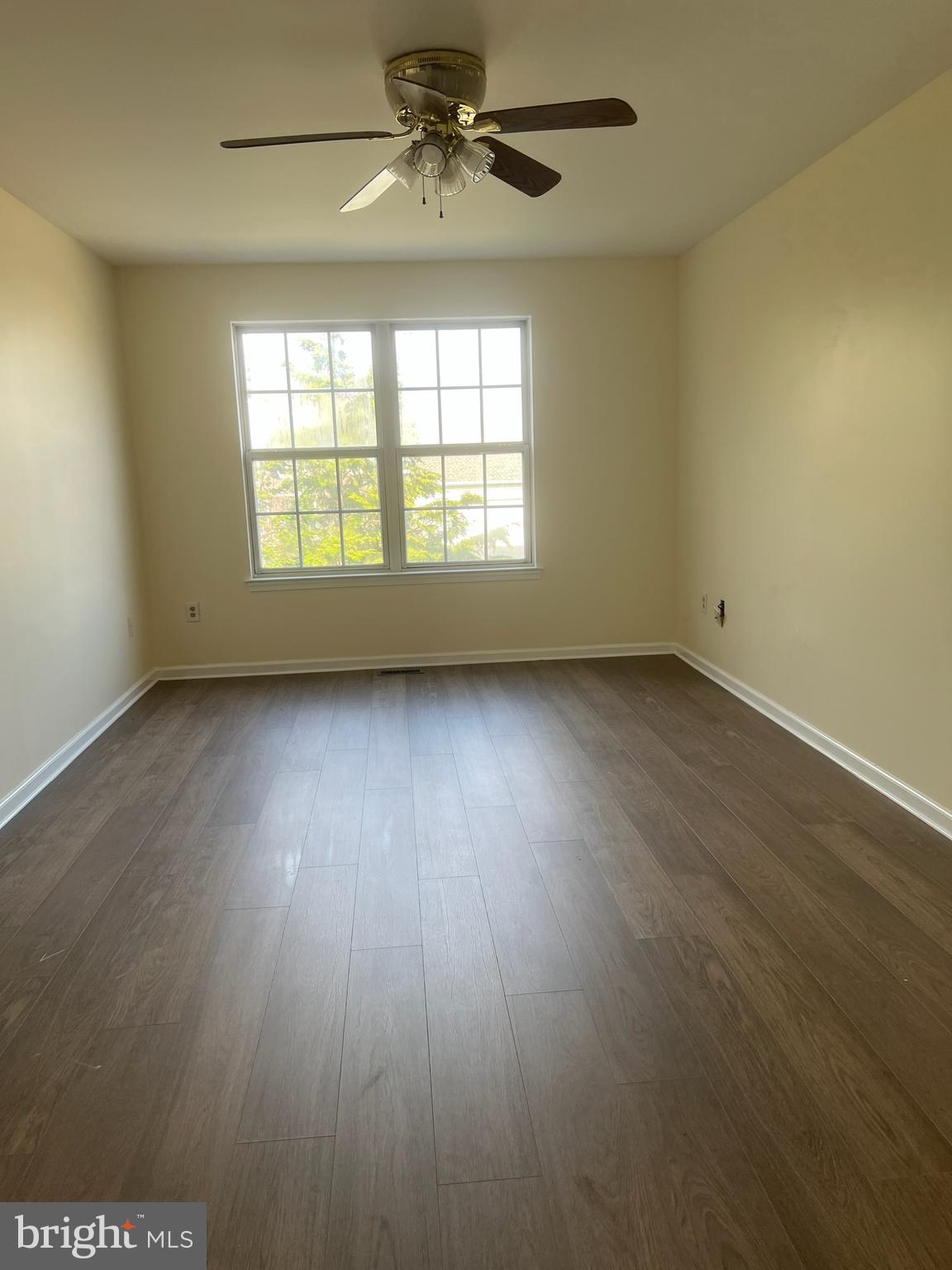 MILFORD GLEN - Residential