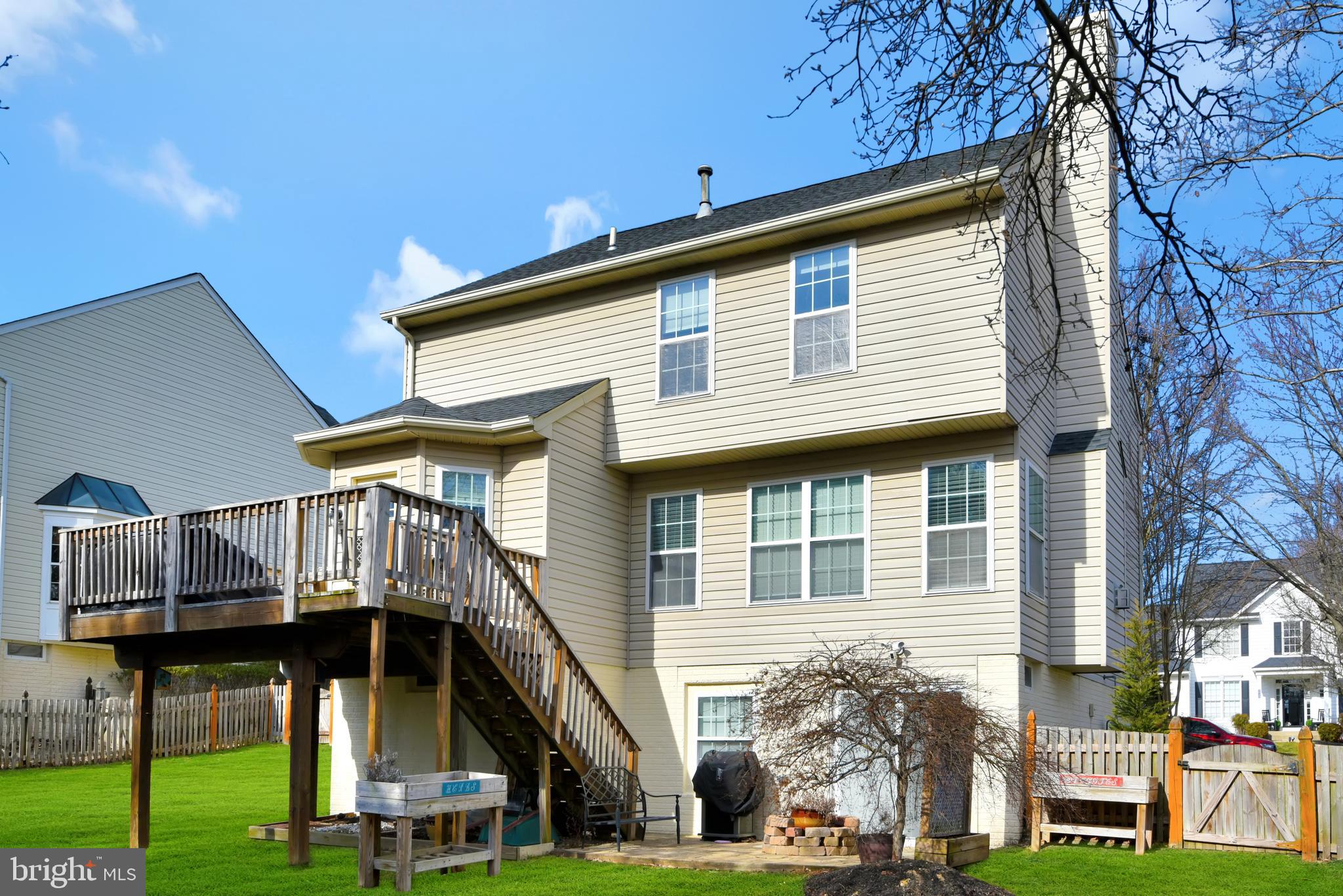 LYNDWOOD MANOR - Residential