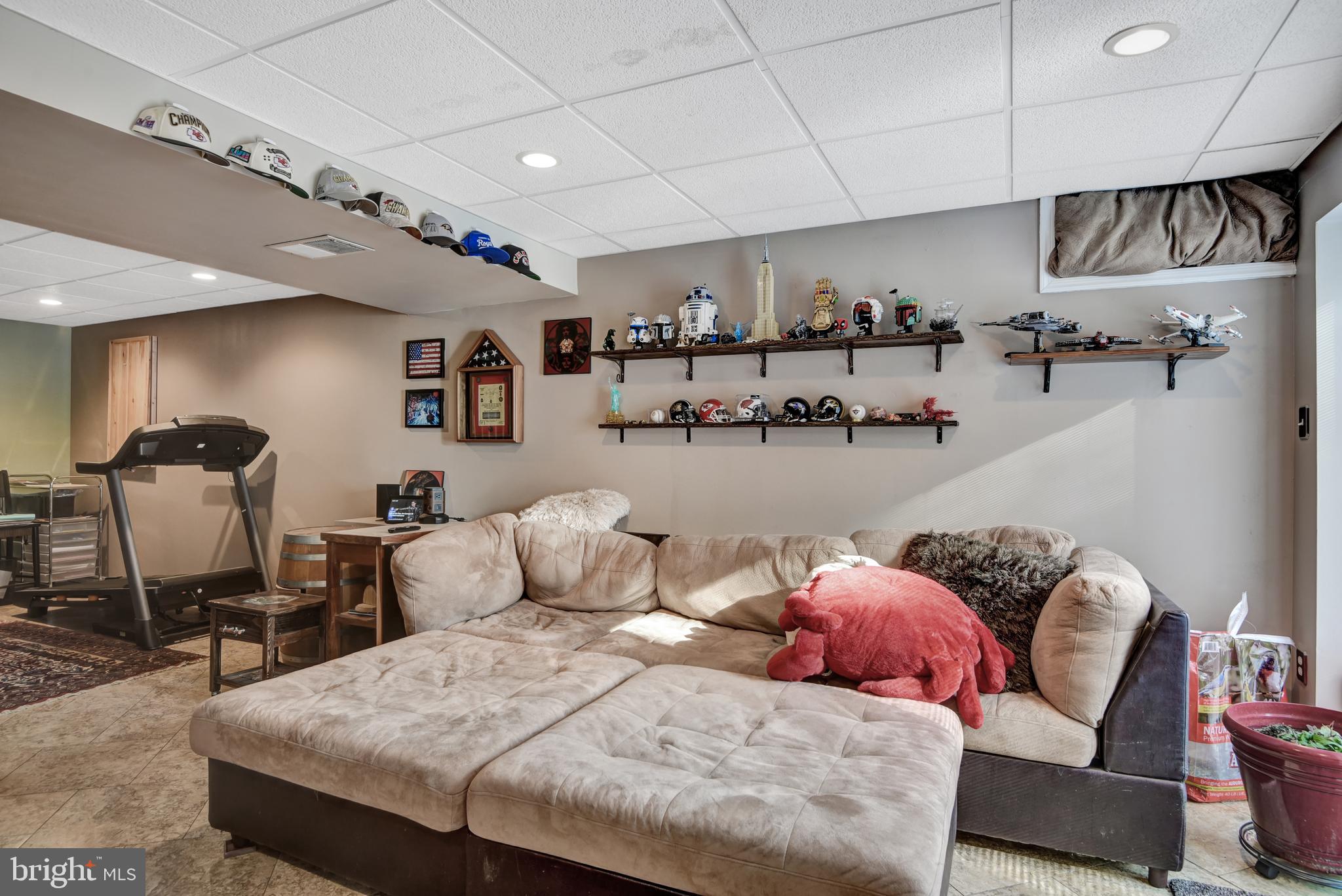 LYNDWOOD MANOR - Residential