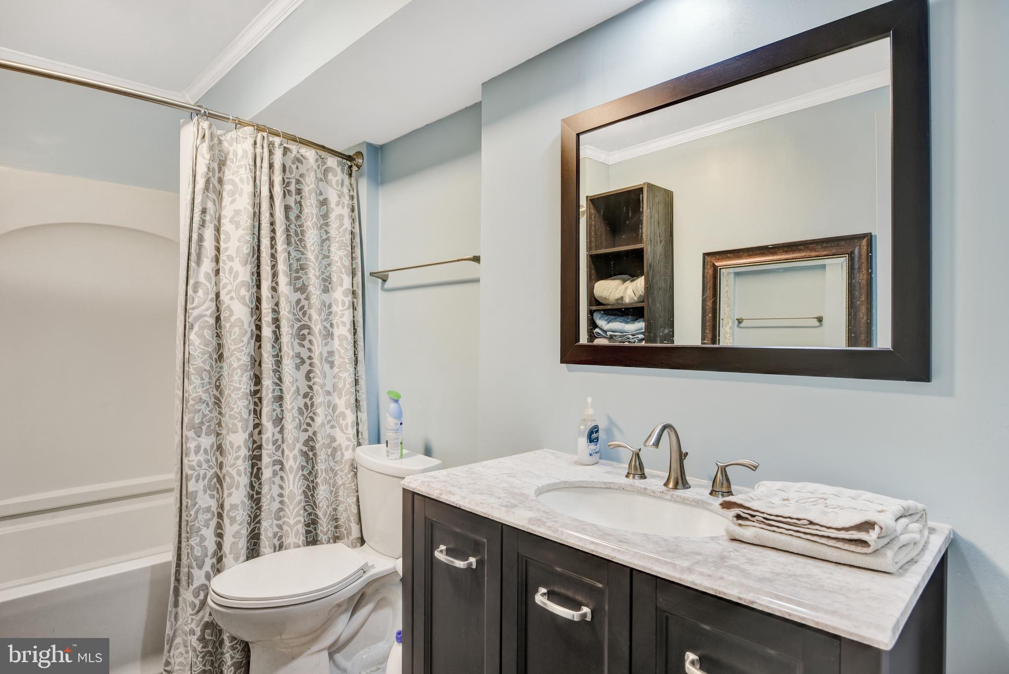 LYNDWOOD MANOR - Residential