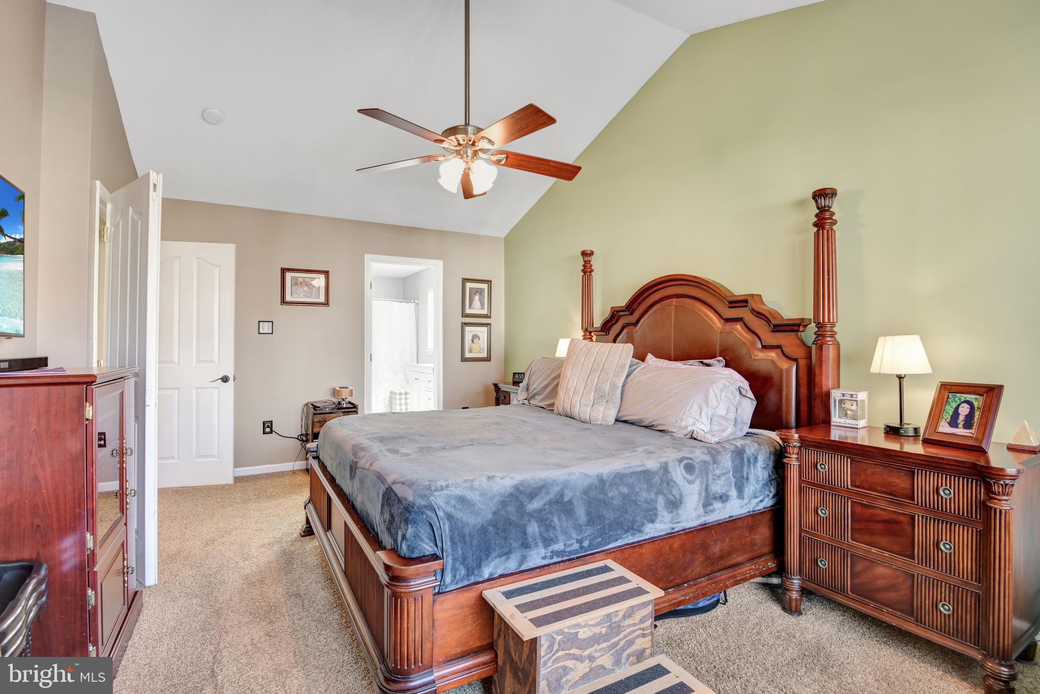 LYNDWOOD MANOR - Residential