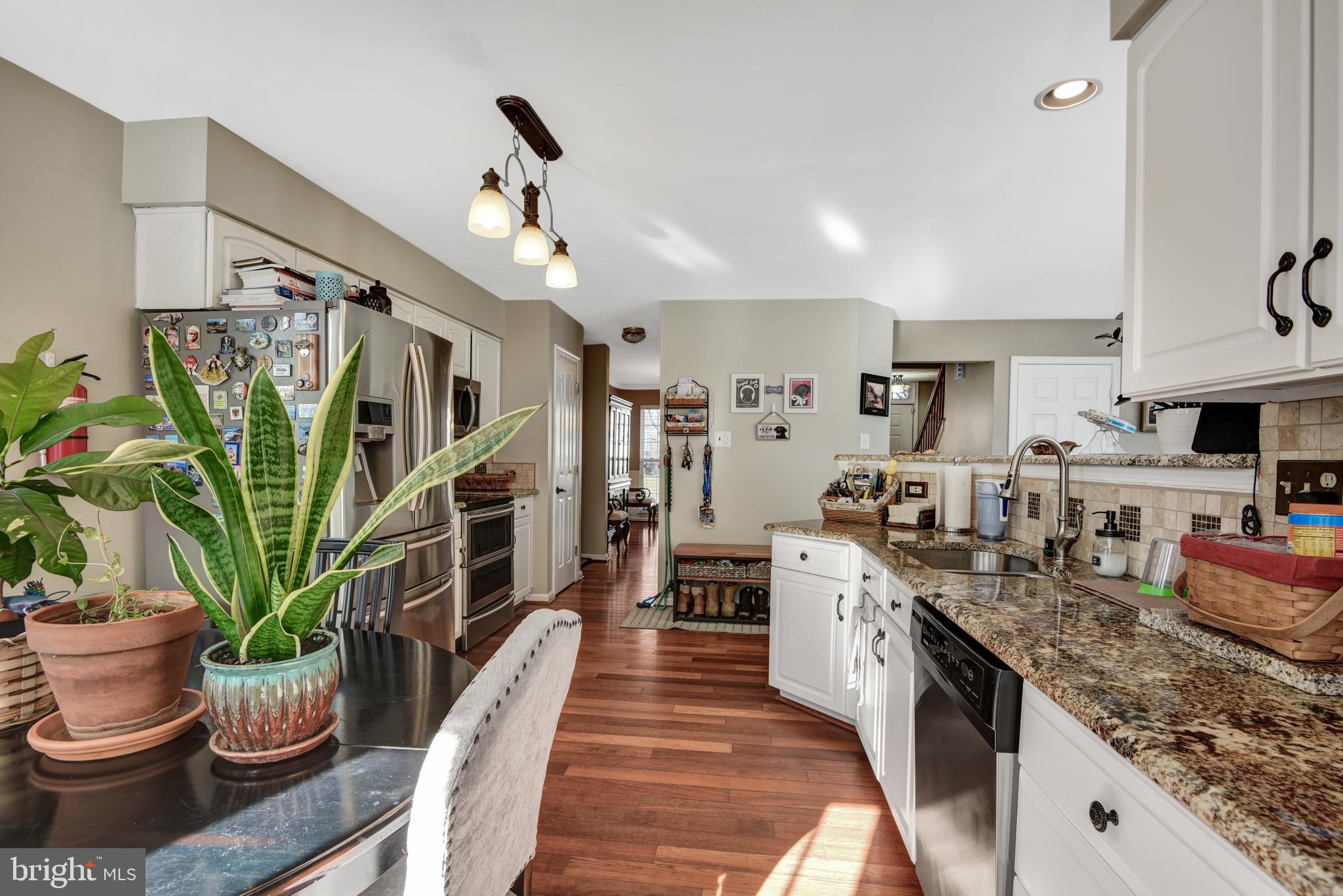 LYNDWOOD MANOR - Residential