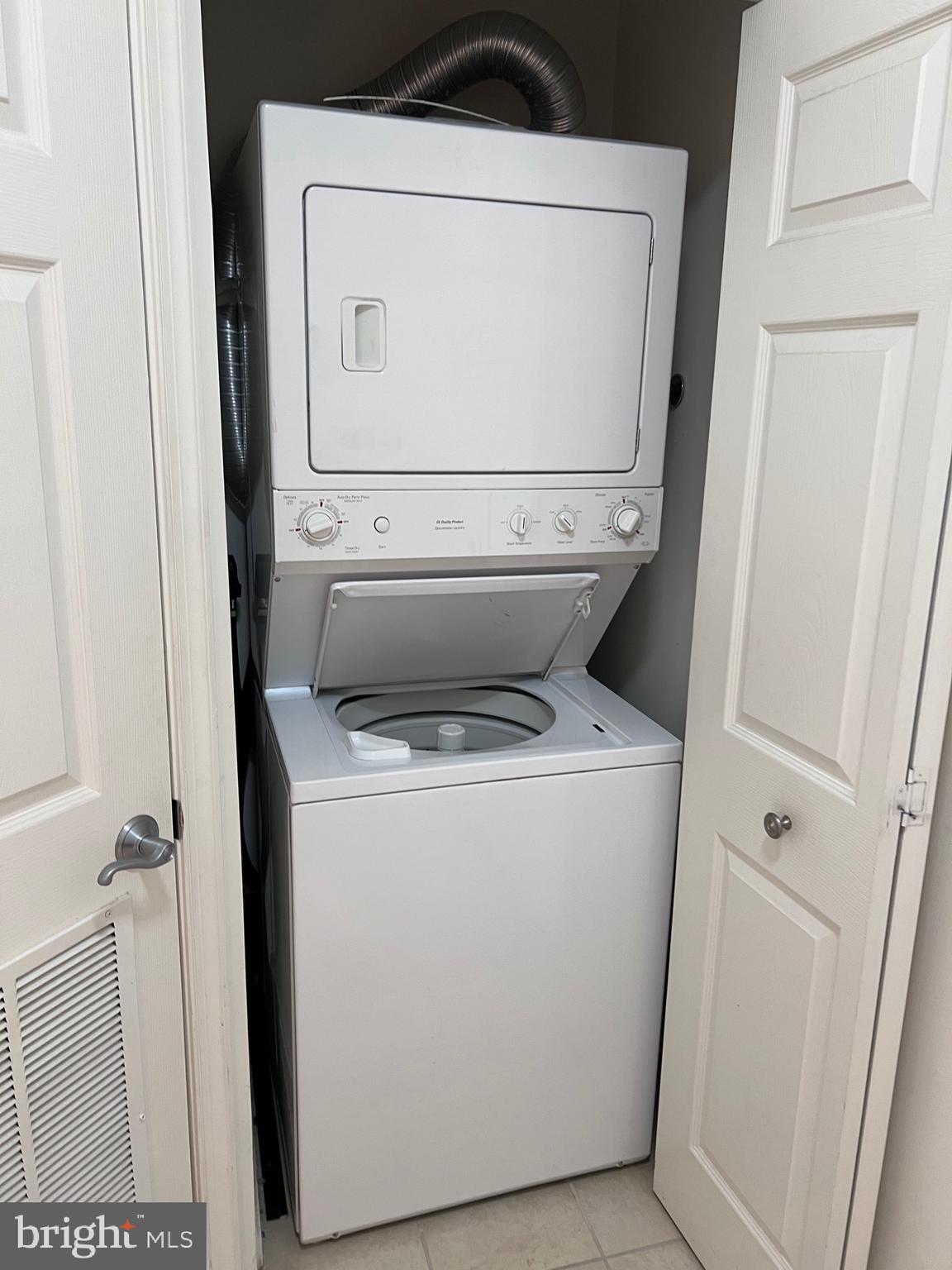 NORTHAMPTON PLACE - Residential Lease