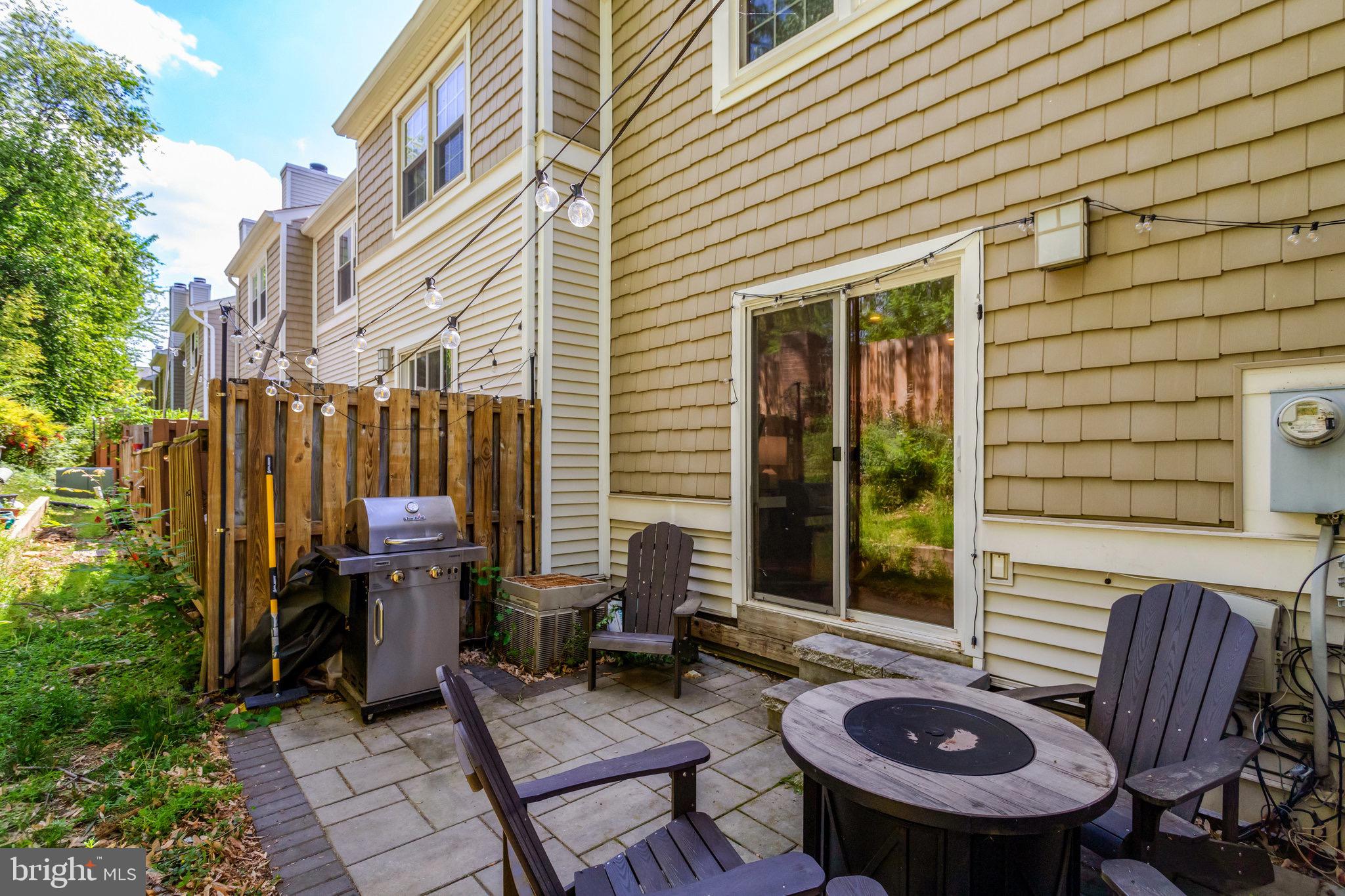 DUNDREE KNOLL - Residential