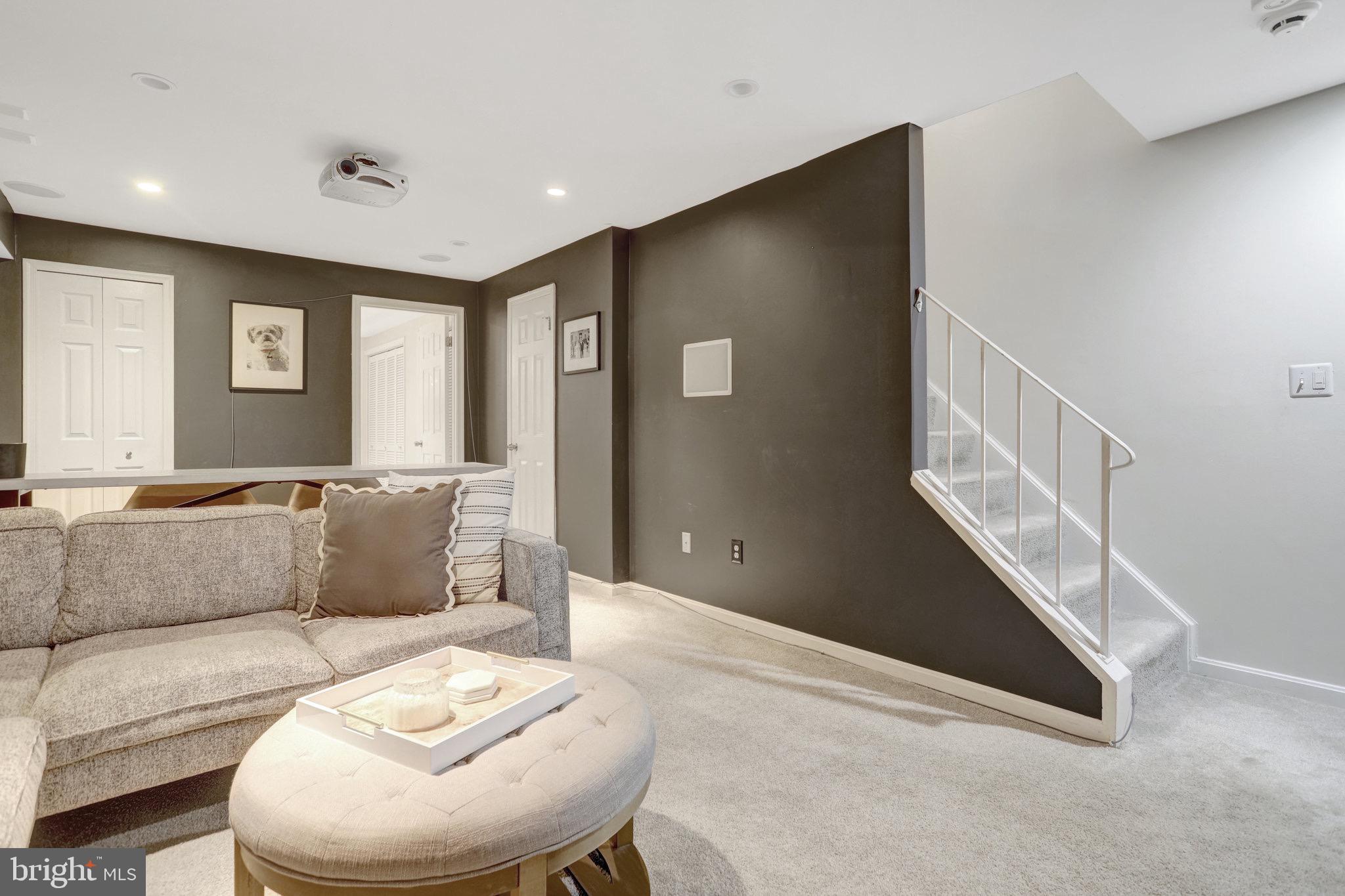 DUNDREE KNOLL - Residential