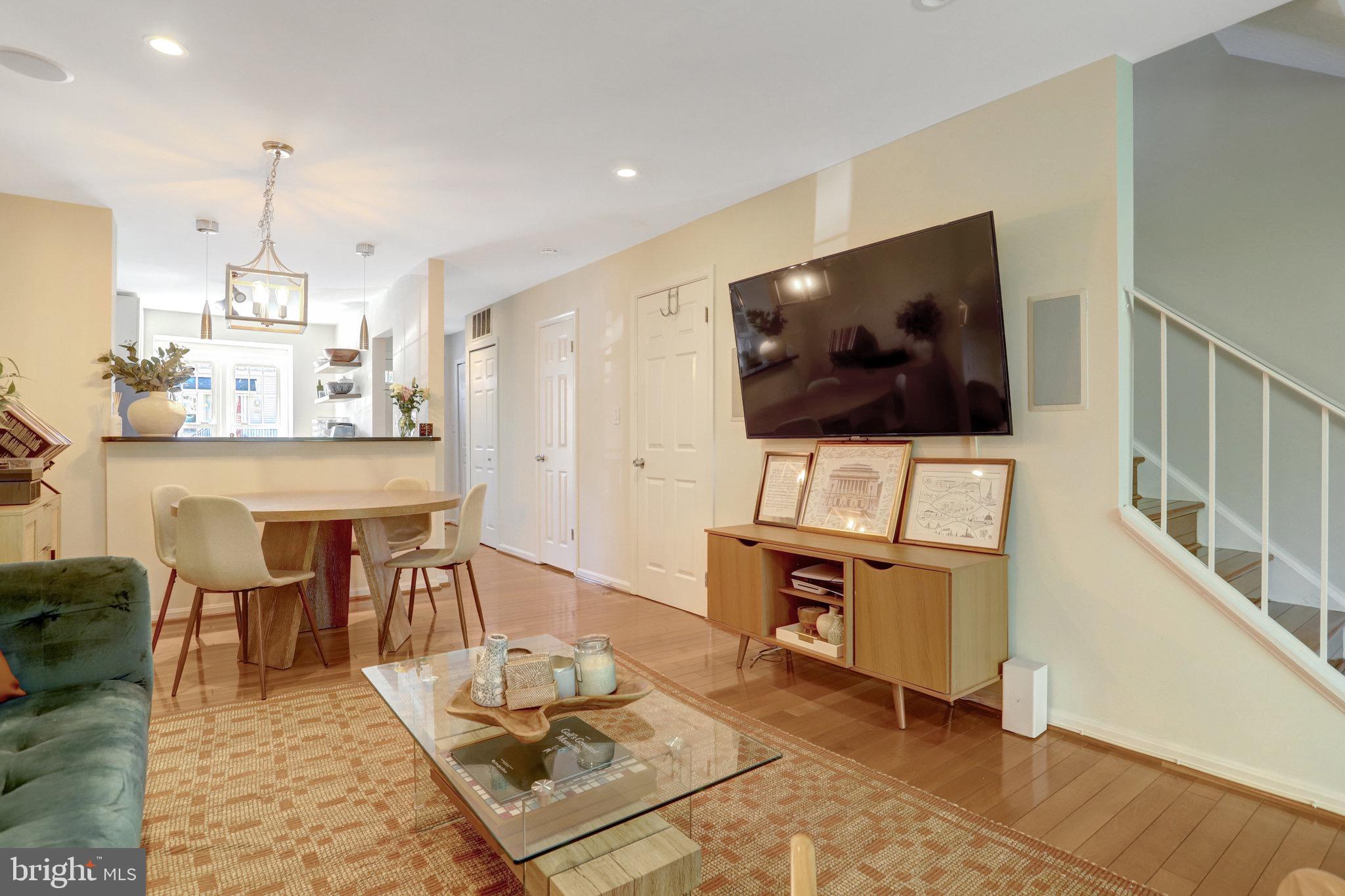 DUNDREE KNOLL - Residential