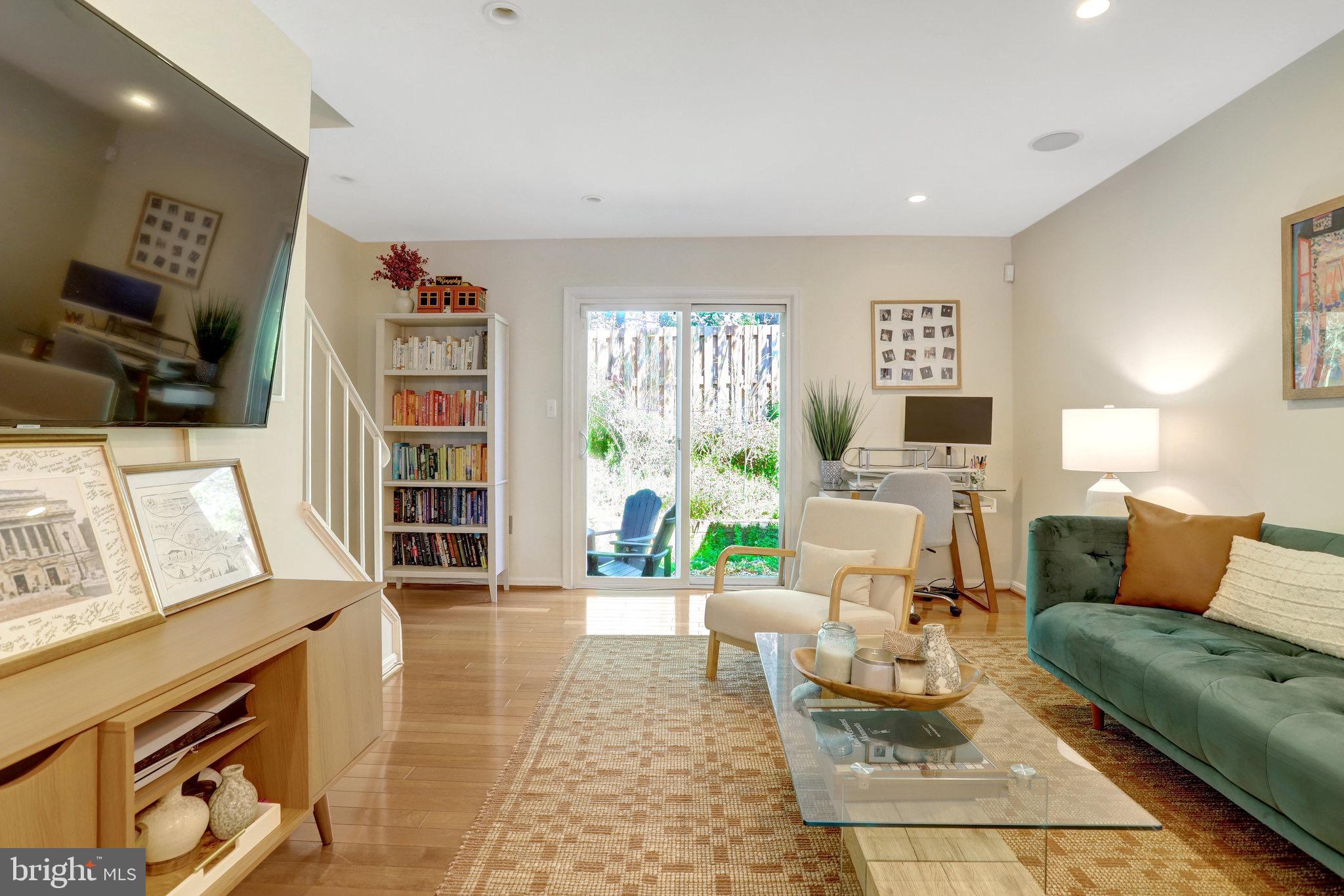 DUNDREE KNOLL - Residential