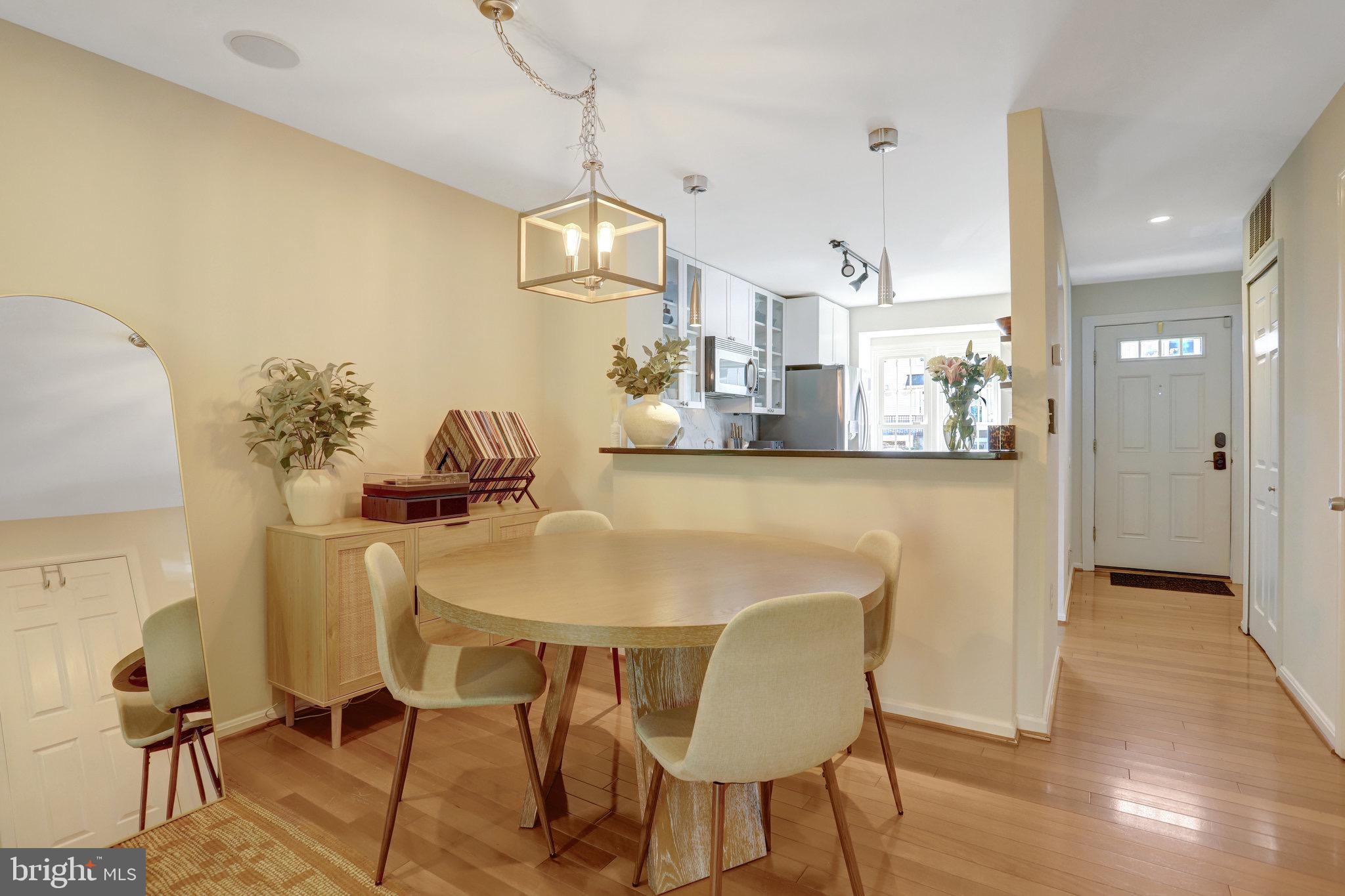 DUNDREE KNOLL - Residential