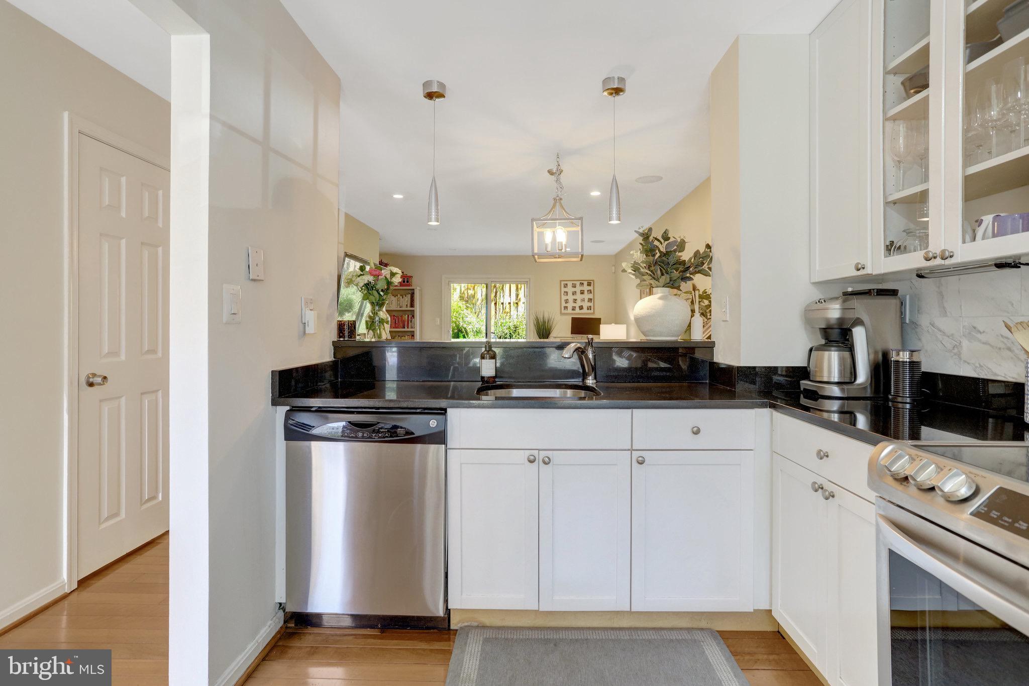 DUNDREE KNOLL - Residential