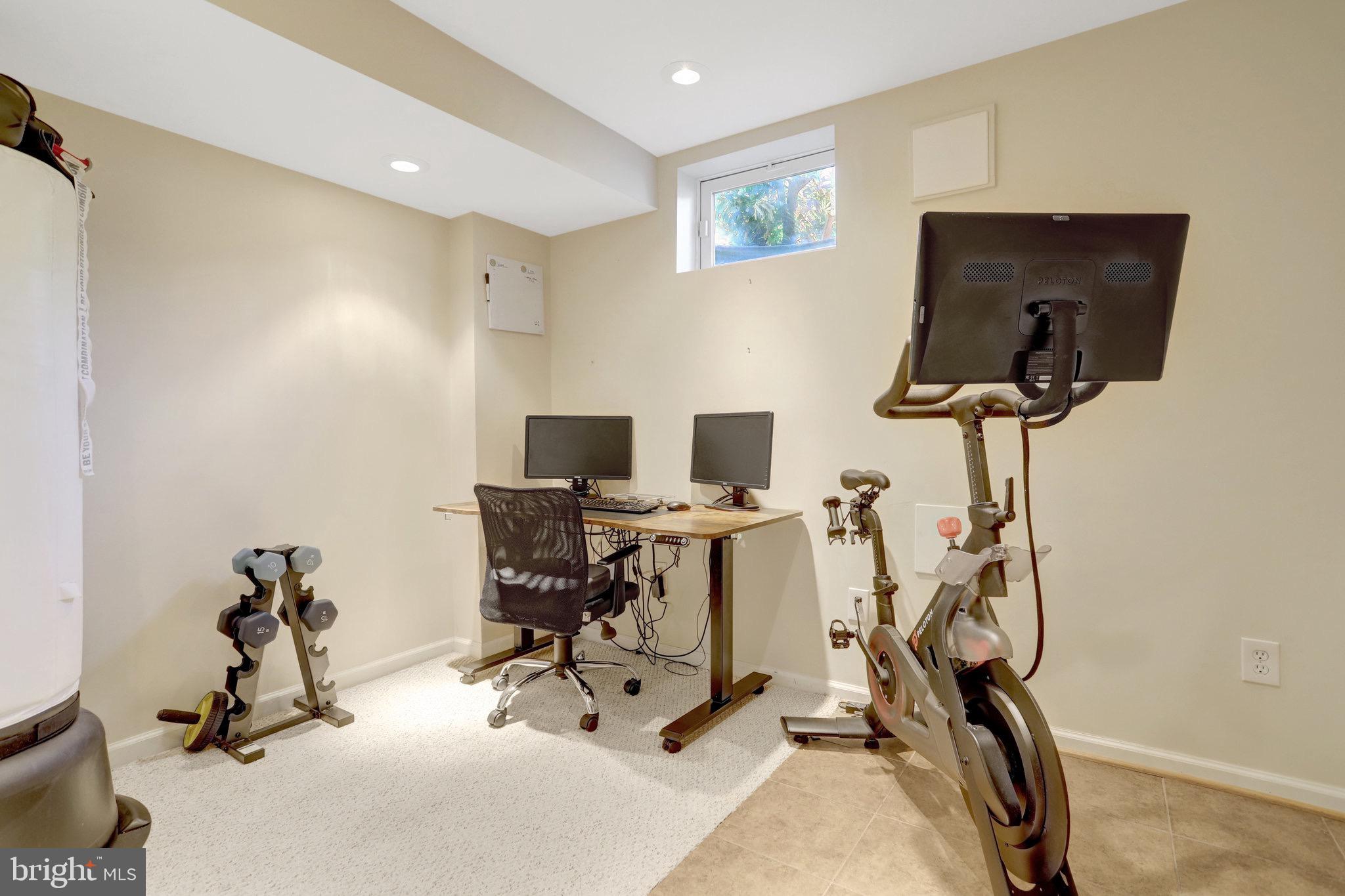 DUNDREE KNOLL - Residential