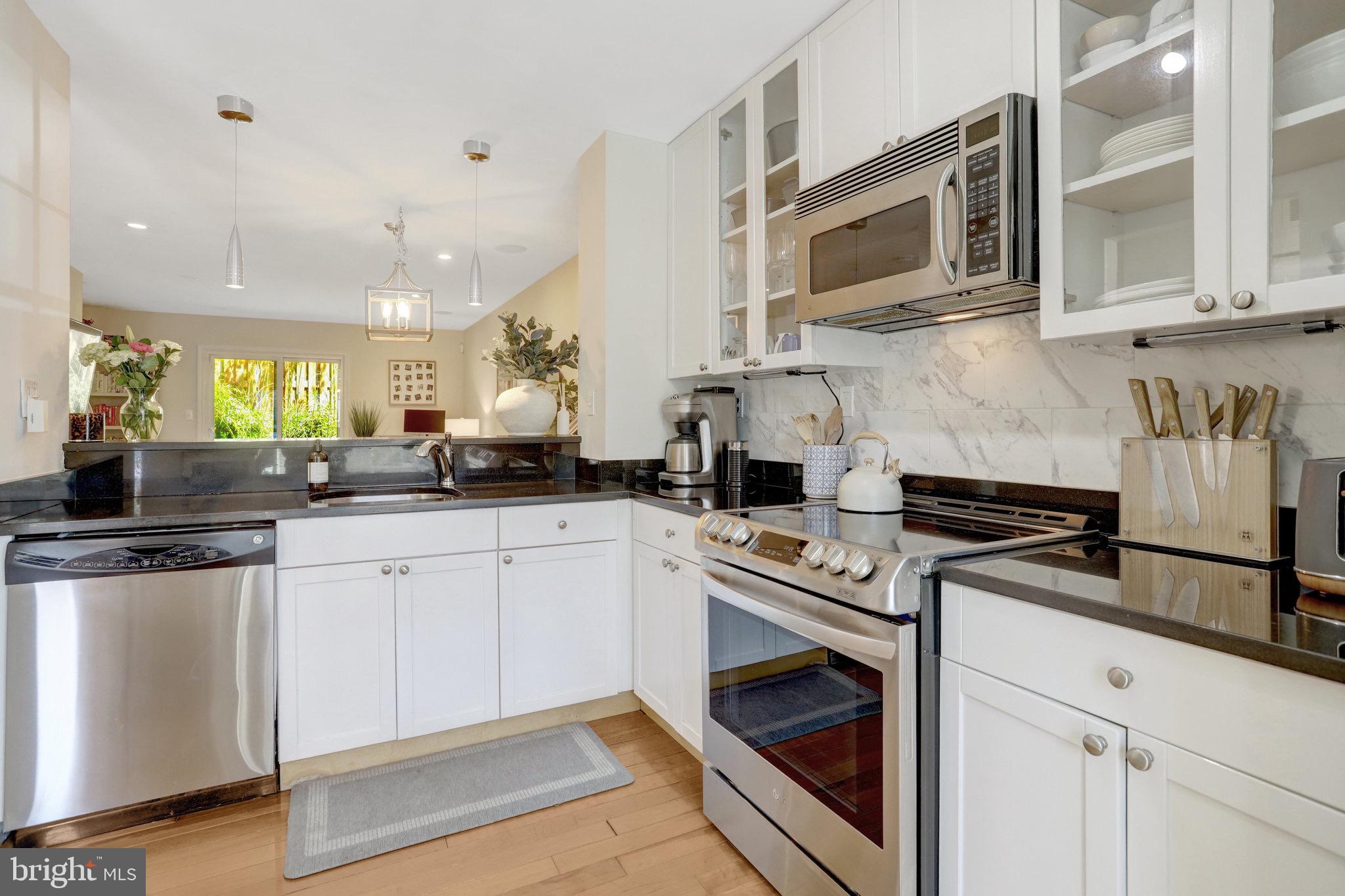 DUNDREE KNOLL - Residential