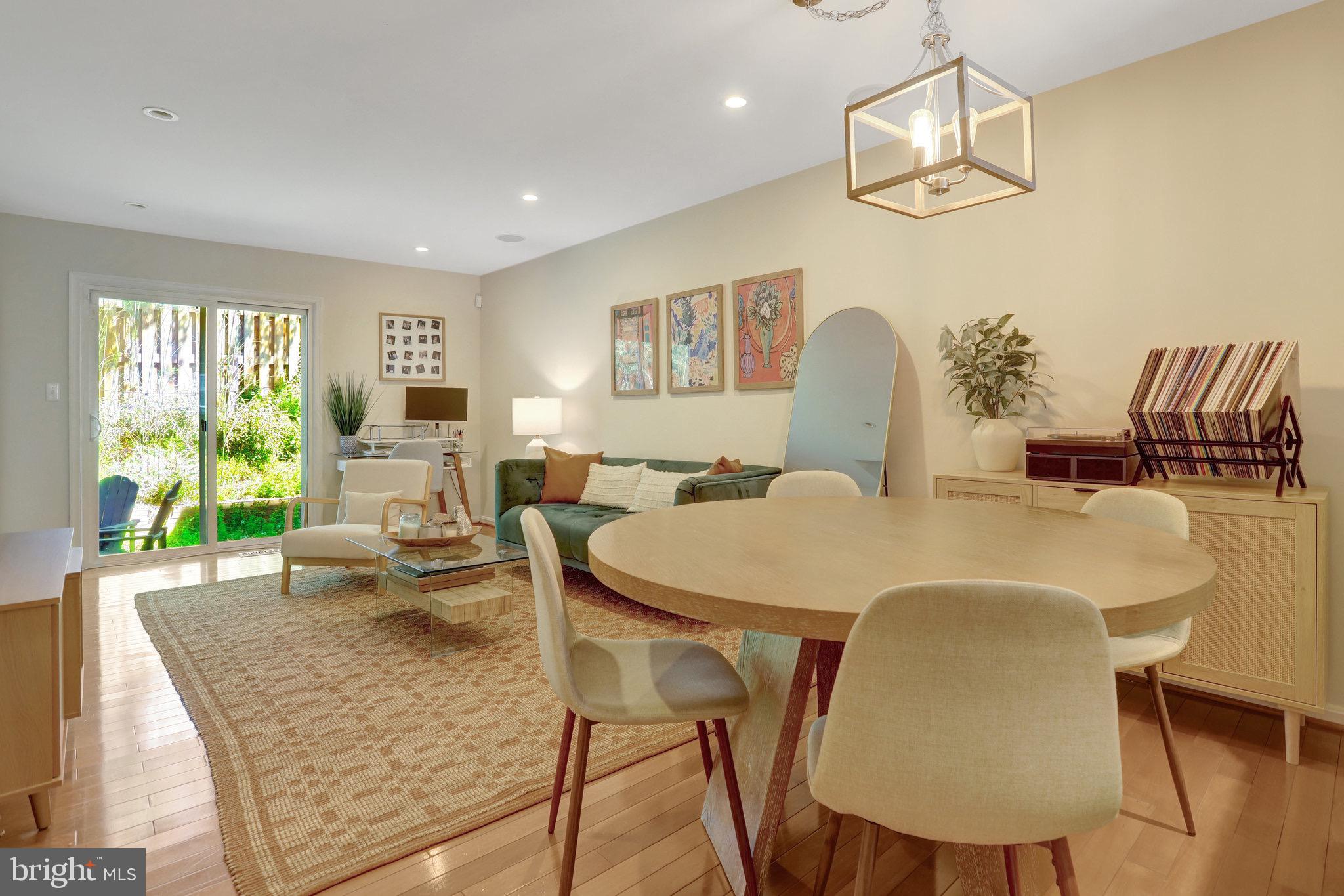 DUNDREE KNOLL - Residential