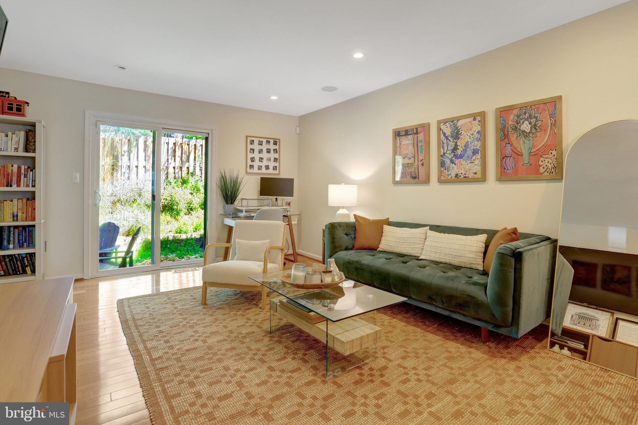 DUNDREE KNOLL - Residential