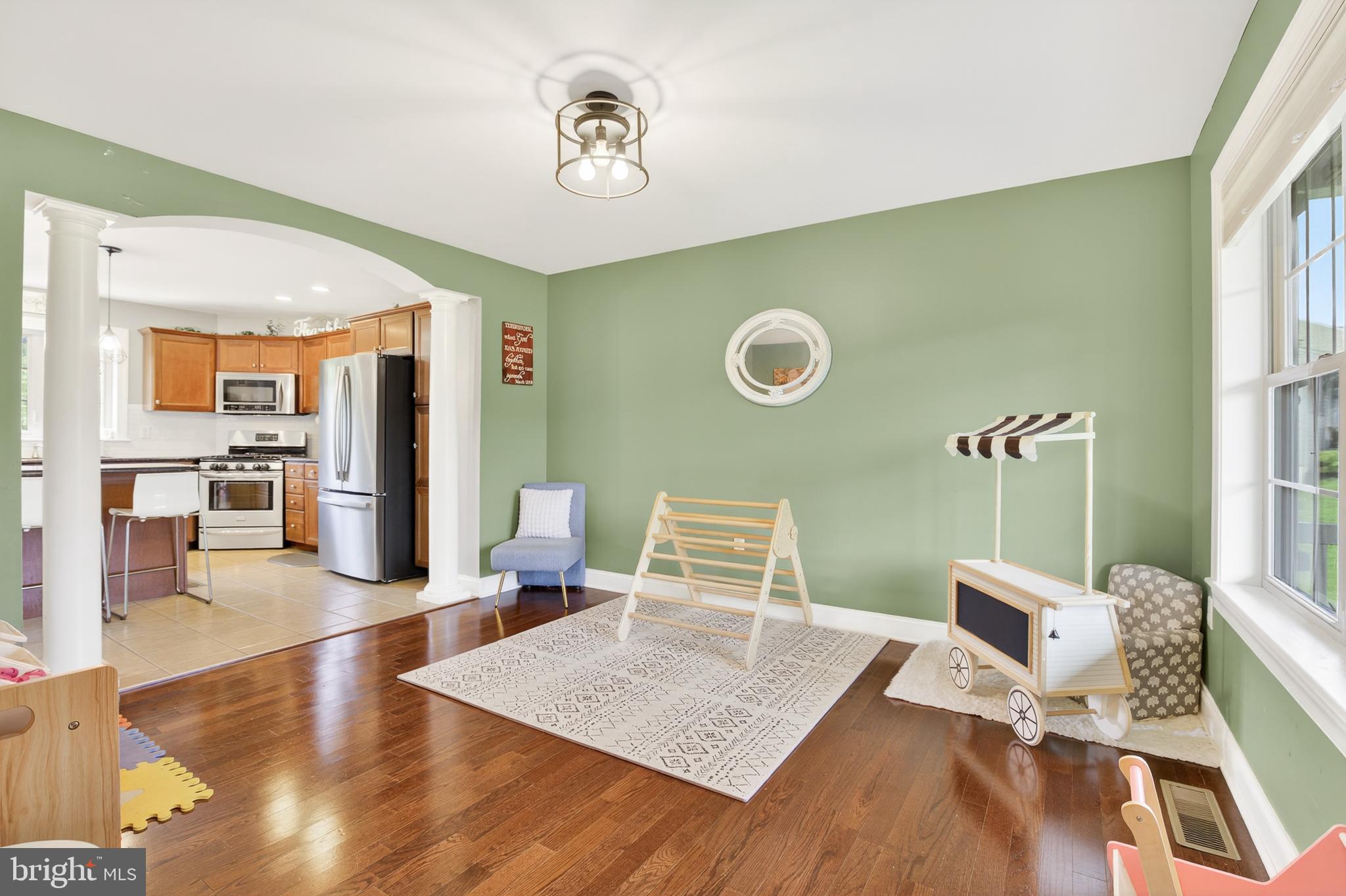 32 FAIRWAY DRIVE