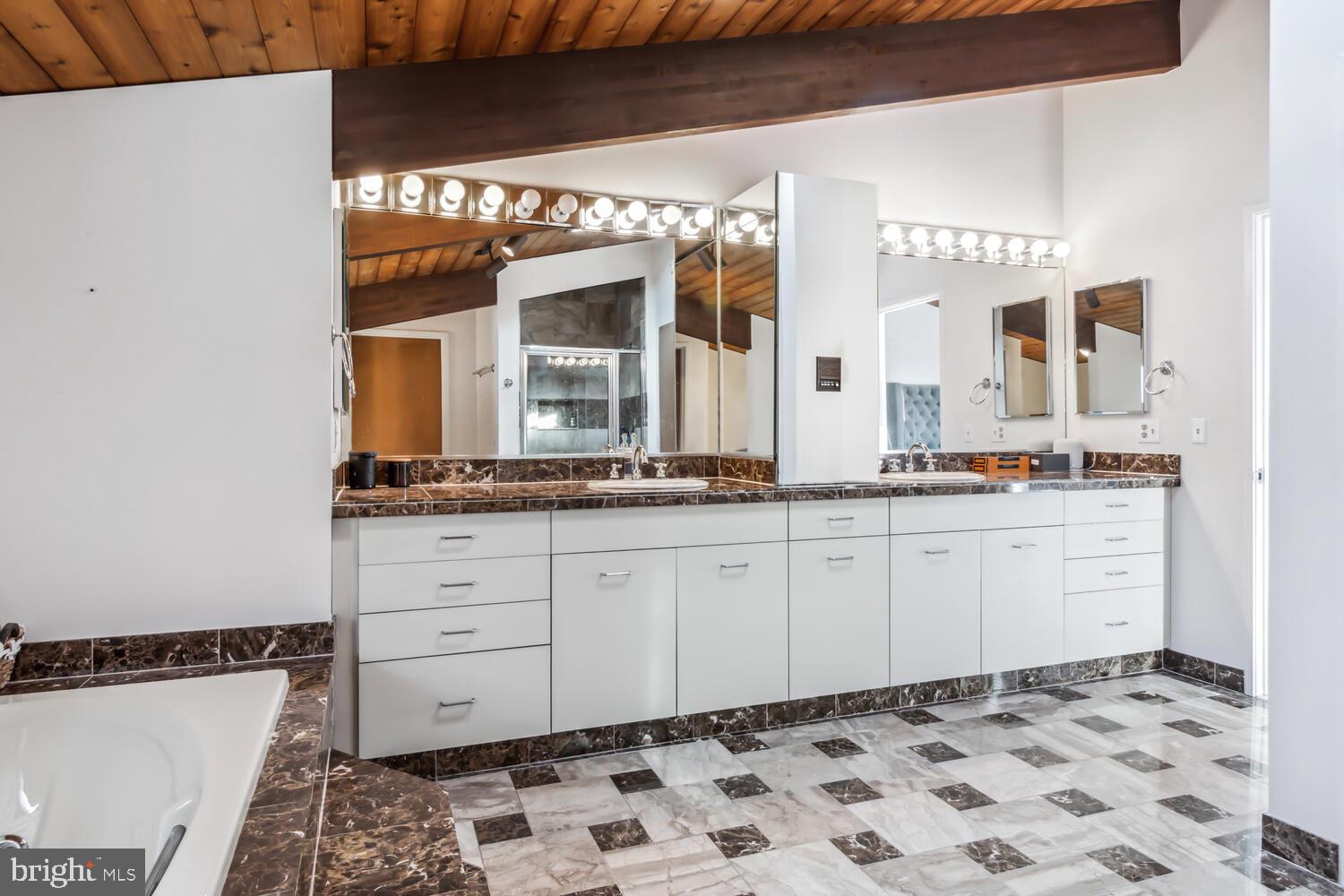 PROSPECT BAY - Residential