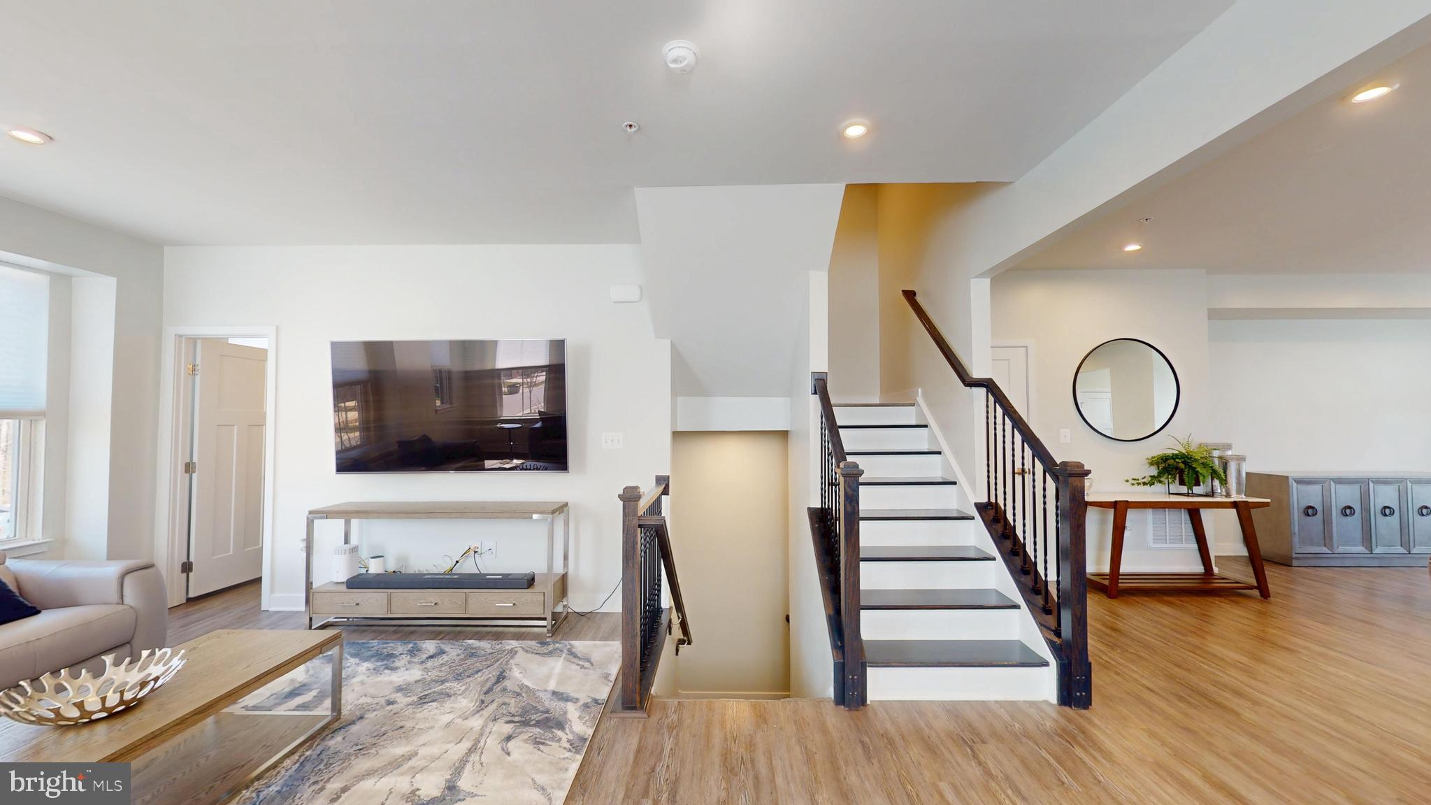 3812 EFFIE FOX WAY