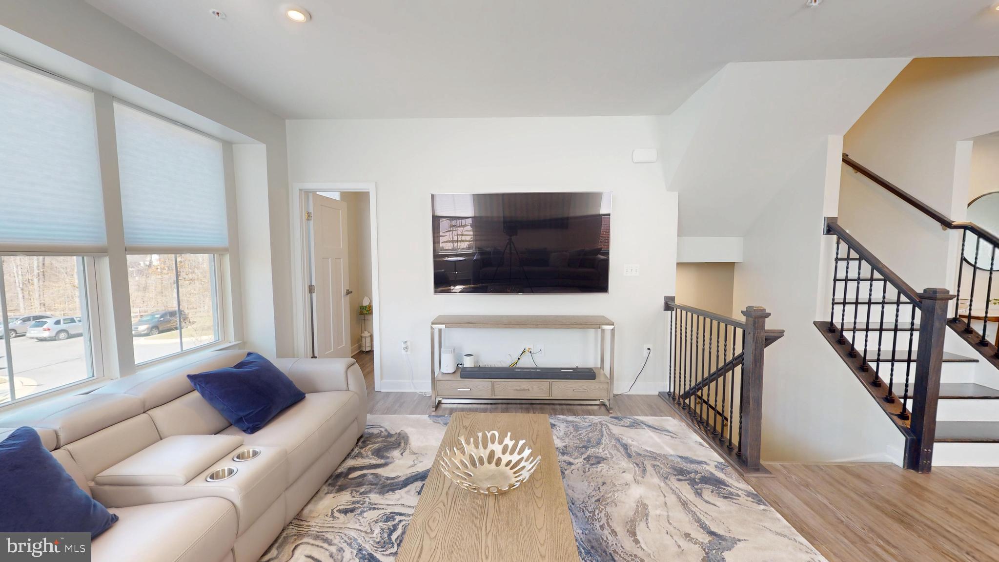 3812 EFFIE FOX WAY