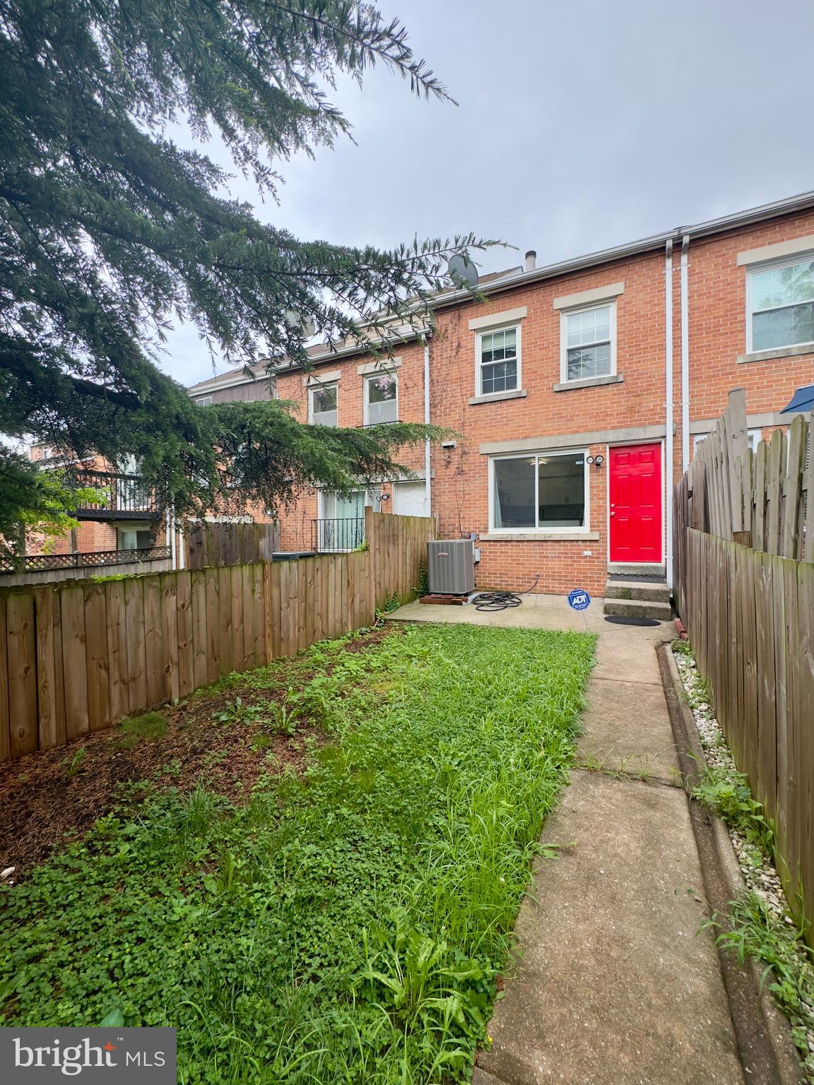 23 ANN STREET N